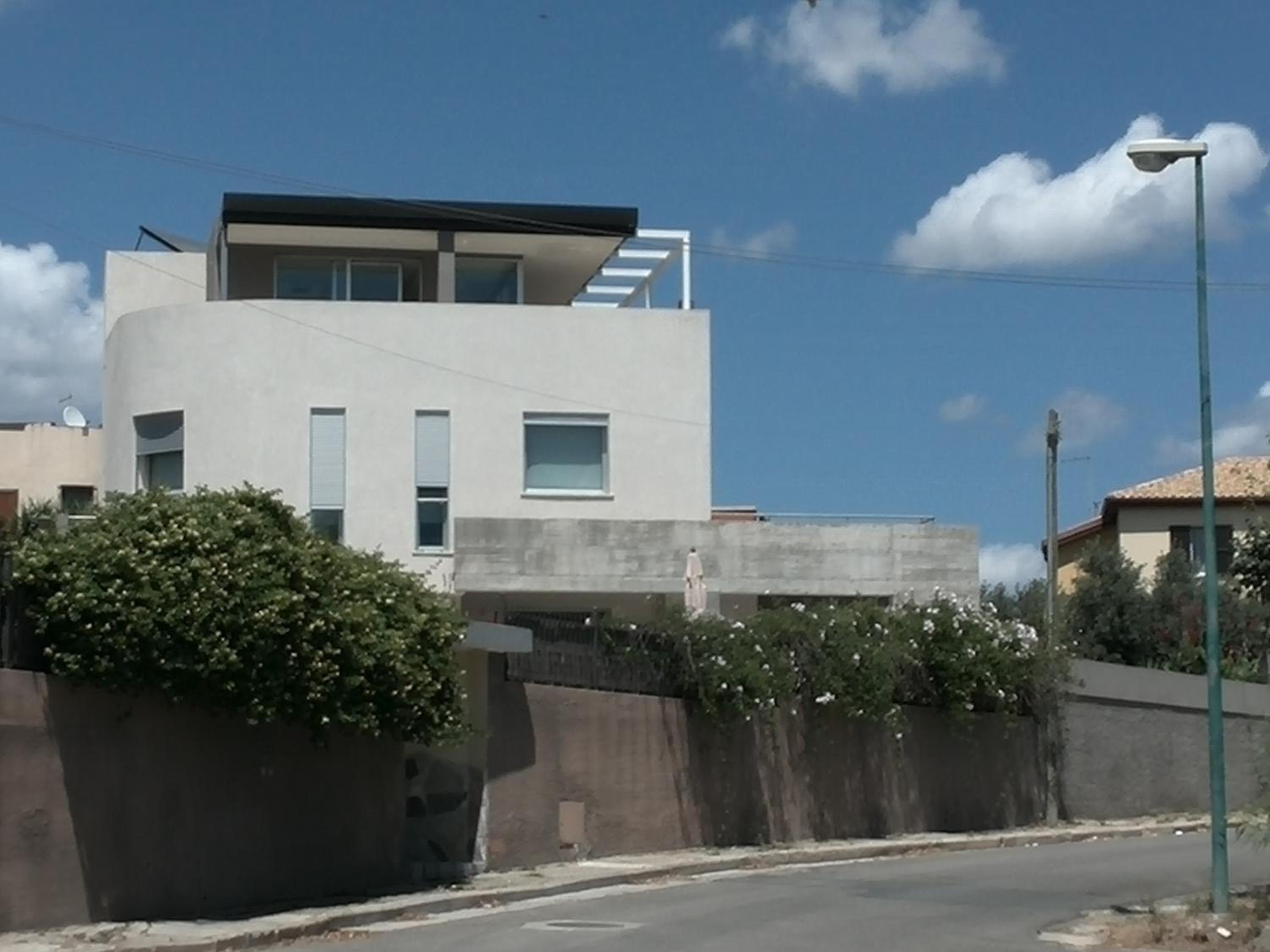 Art House Quartu - Margine Rosso
