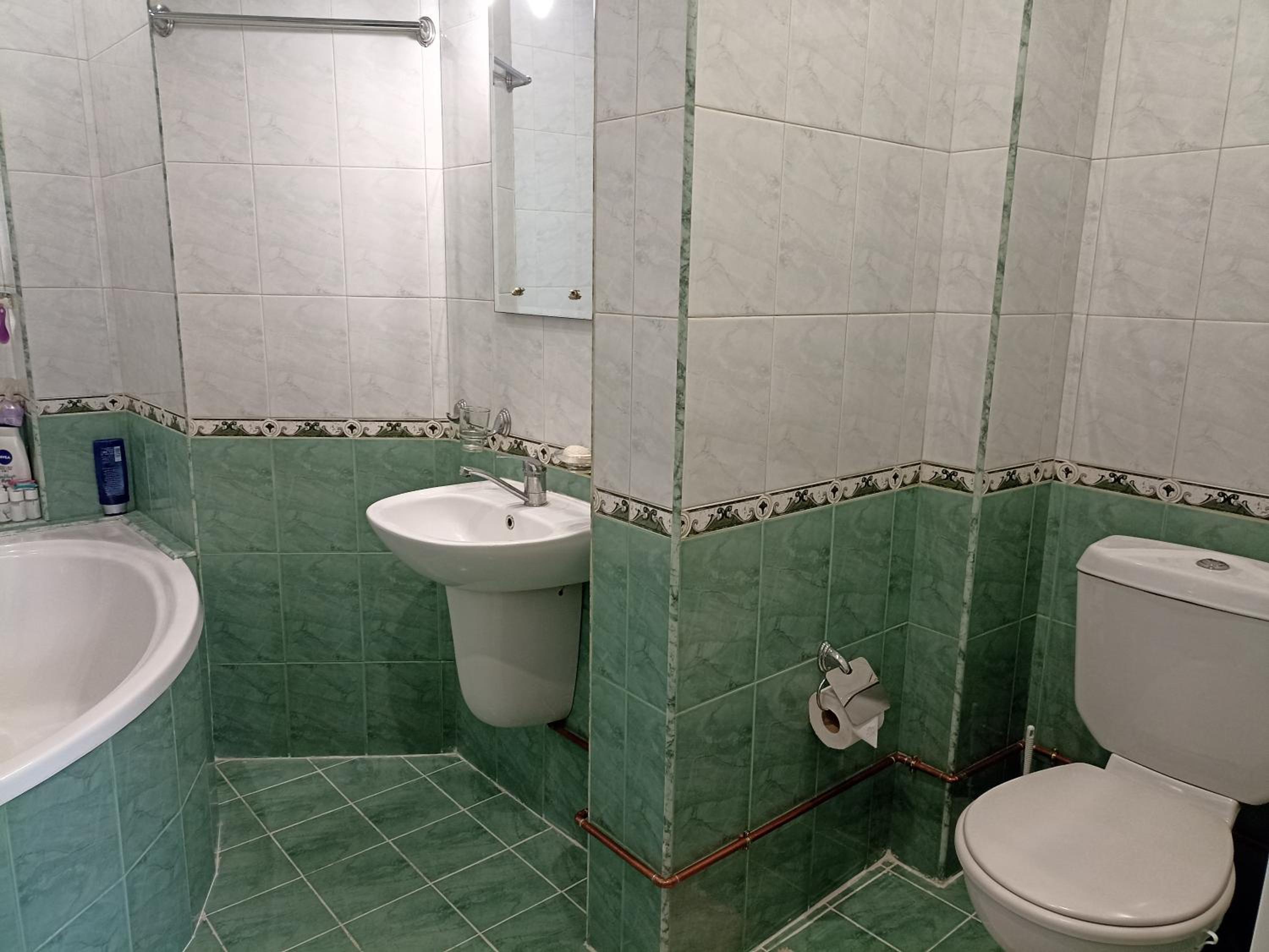 Приятелската къща