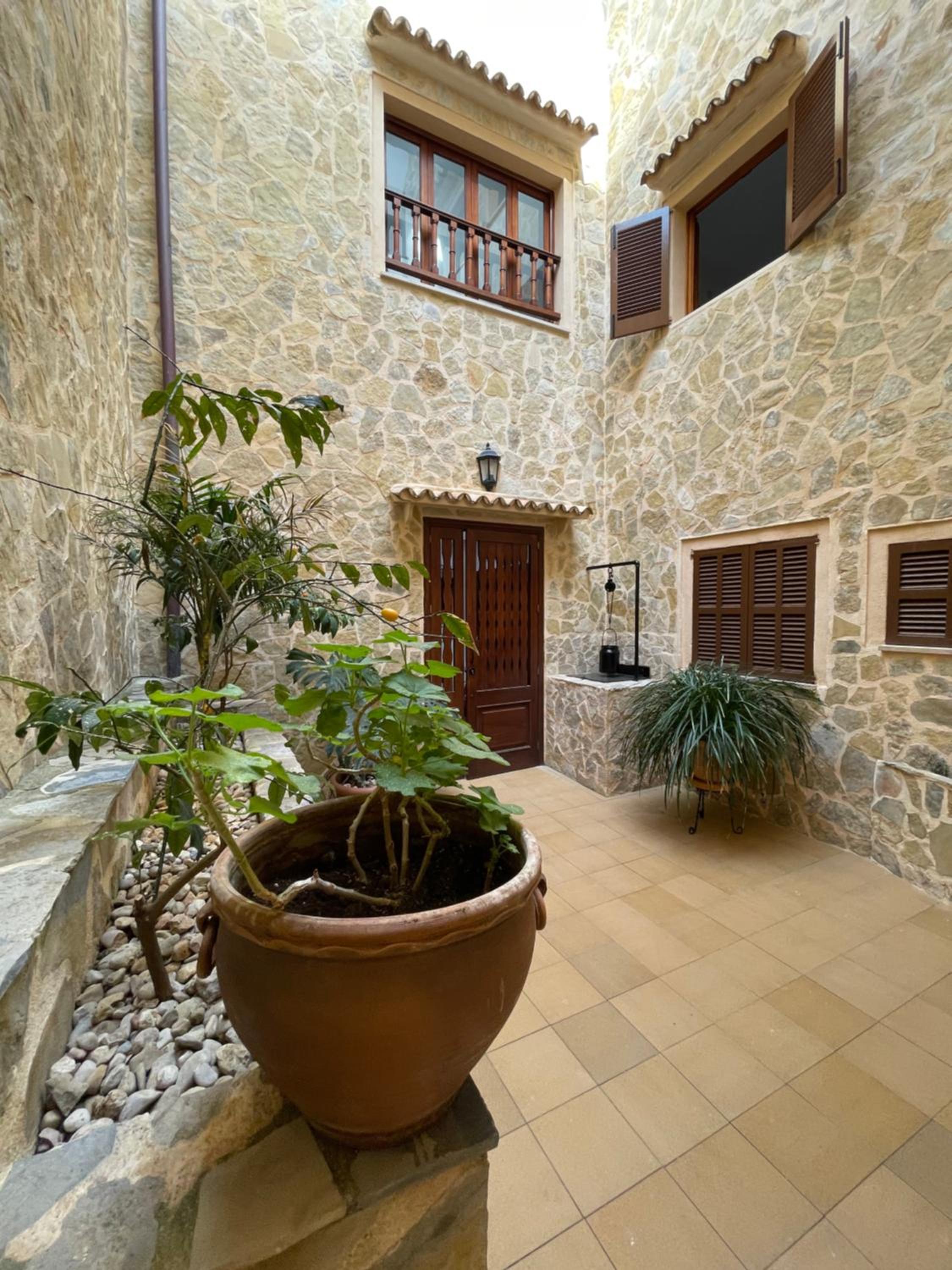 Hostal CAN GALLU