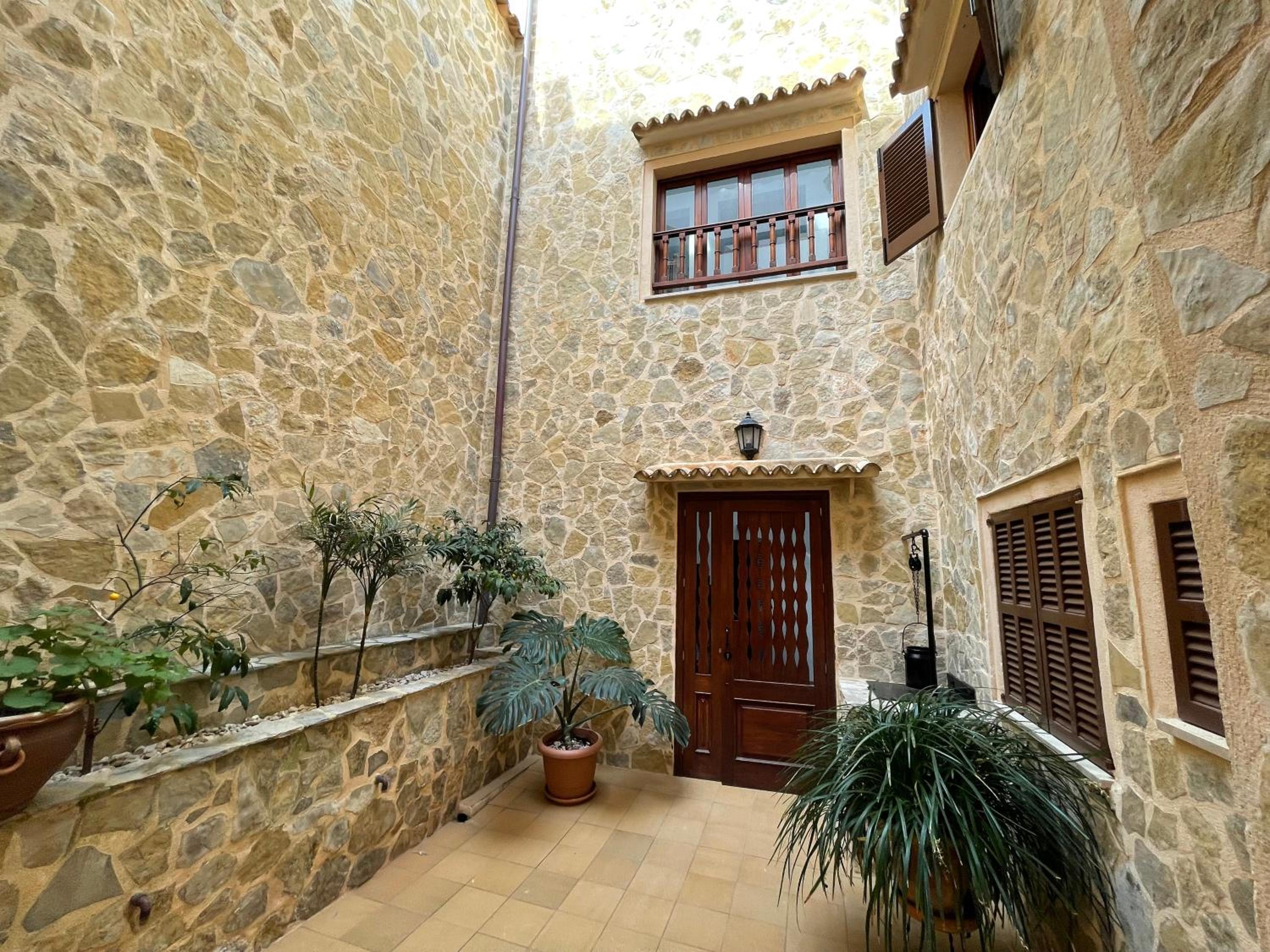 Hostal CAN GALLU