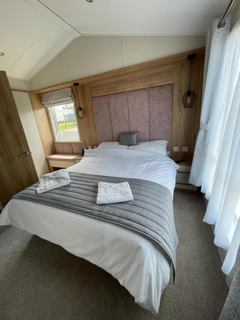 Seton sands holiday park - Premium caravan - 2 bedroom sleeps 4 view 5