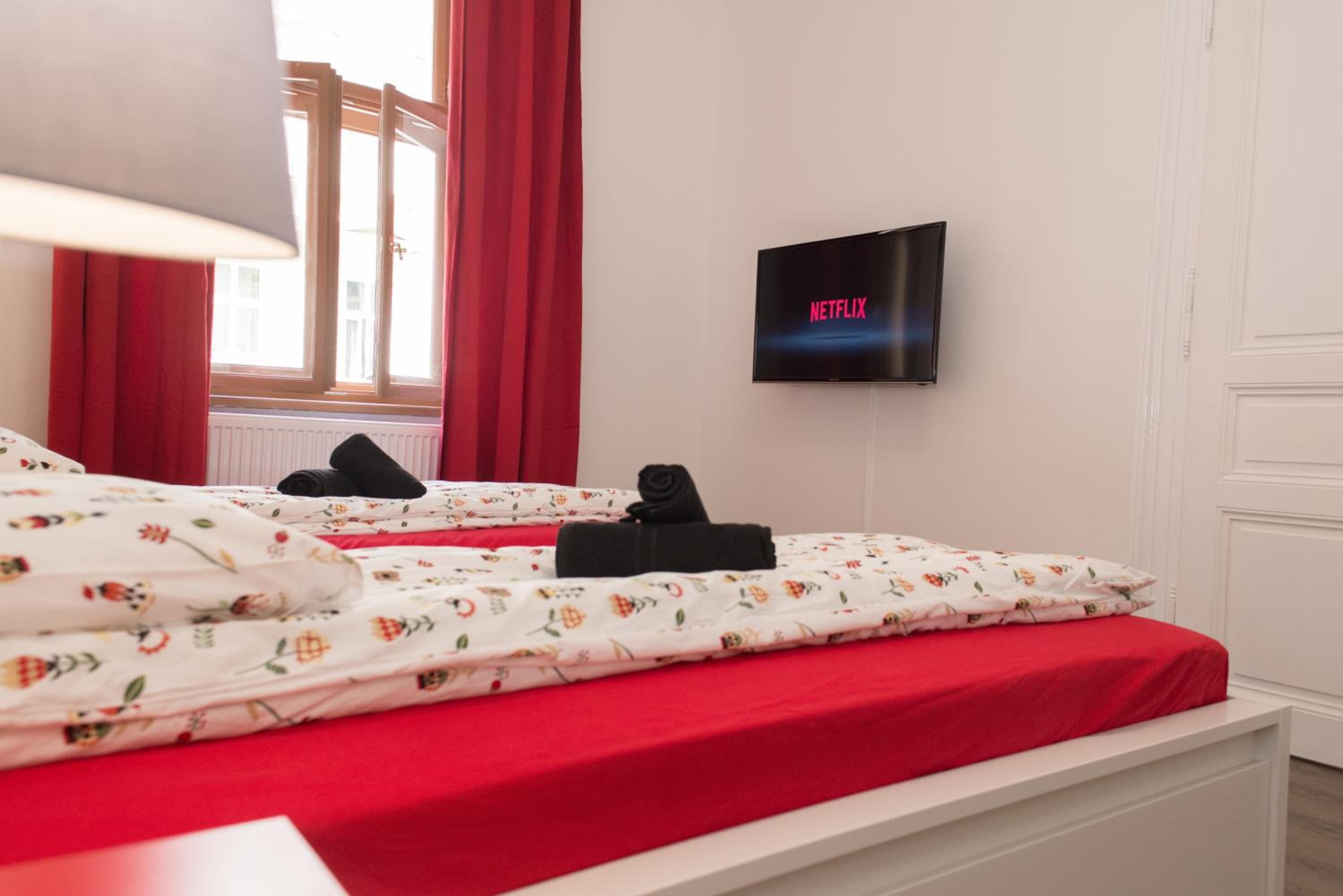 Apartment Florenc with 3-bathrooms & bedrooms