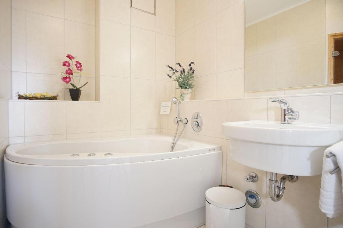 Haus-Ostseeapartments-am-Fehmarnsund-Wohnung-26-Wellenrauschen