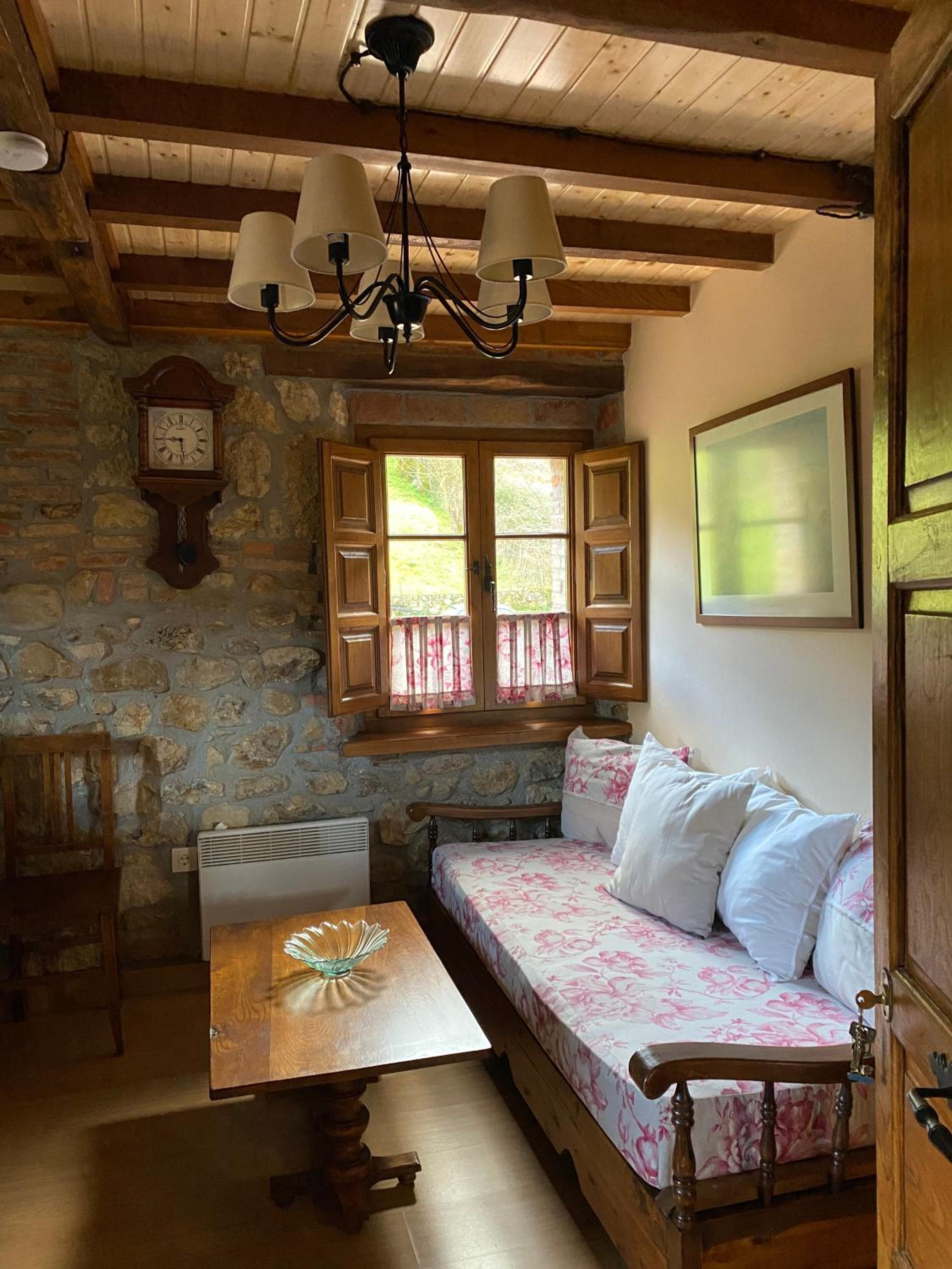 Apartamentos Rurales La Caviana