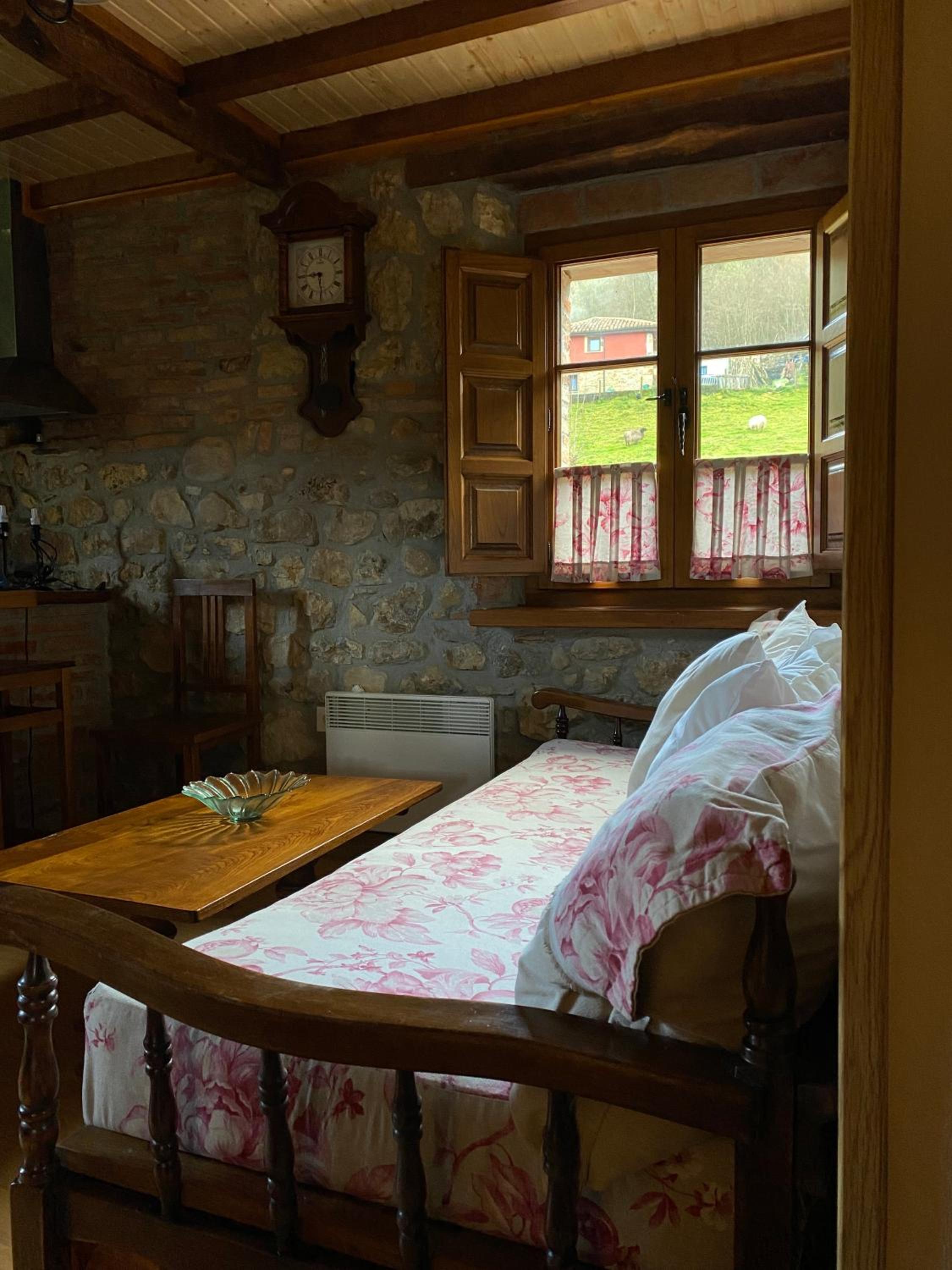 Apartamentos Rurales La Caviana