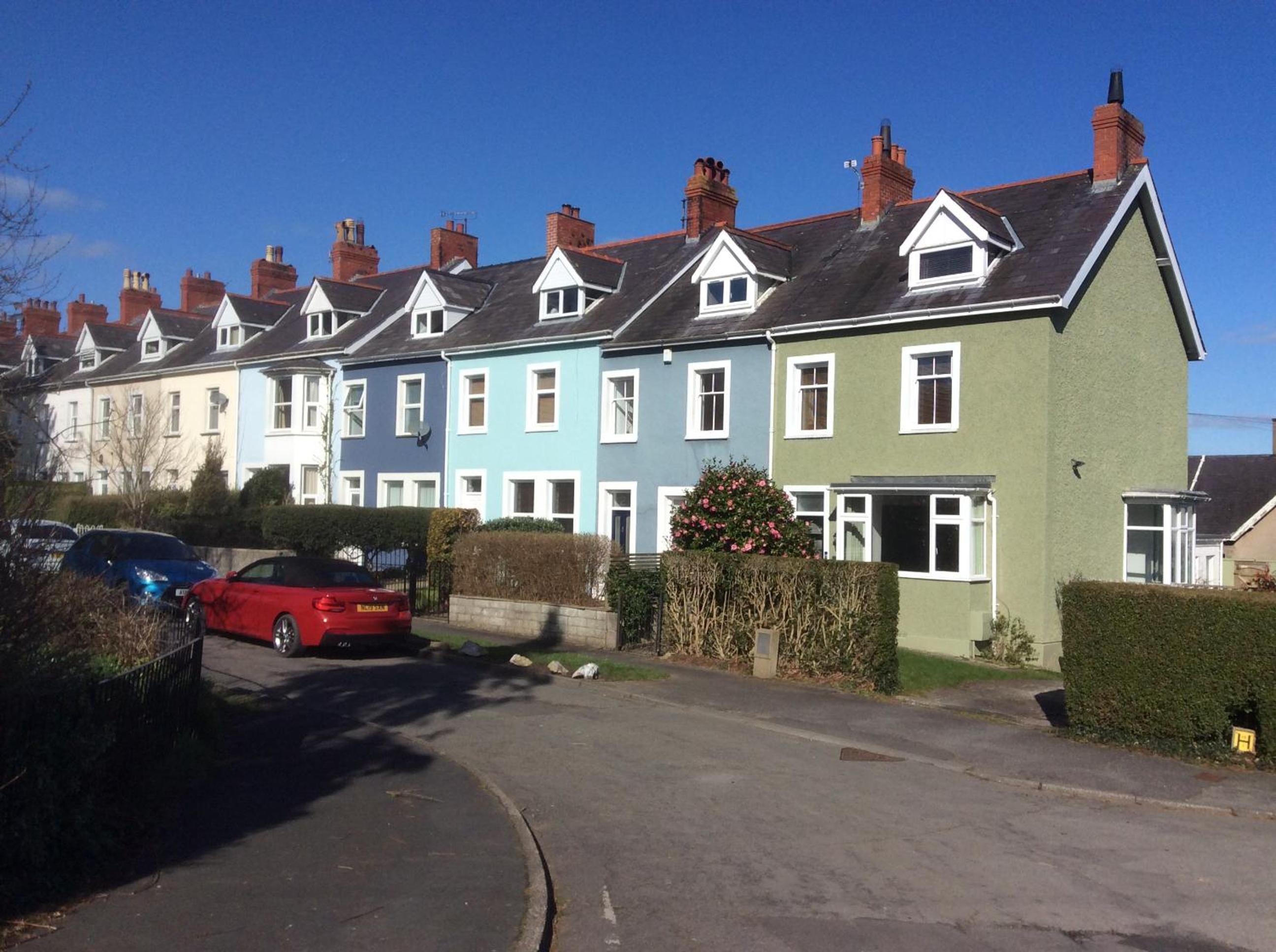 Lovely Victorian town house close to the sea.