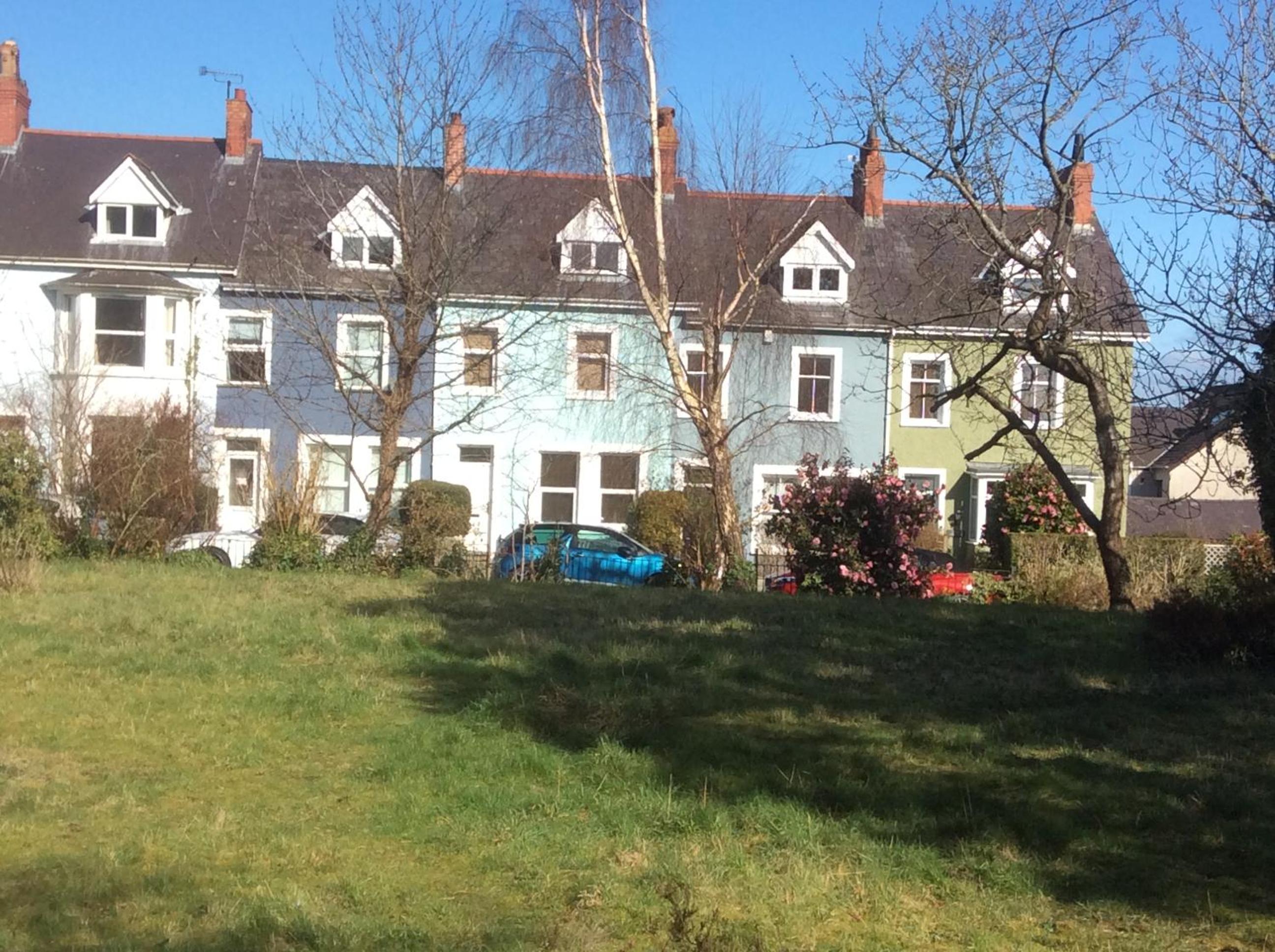 Lovely Victorian town house close to the sea.