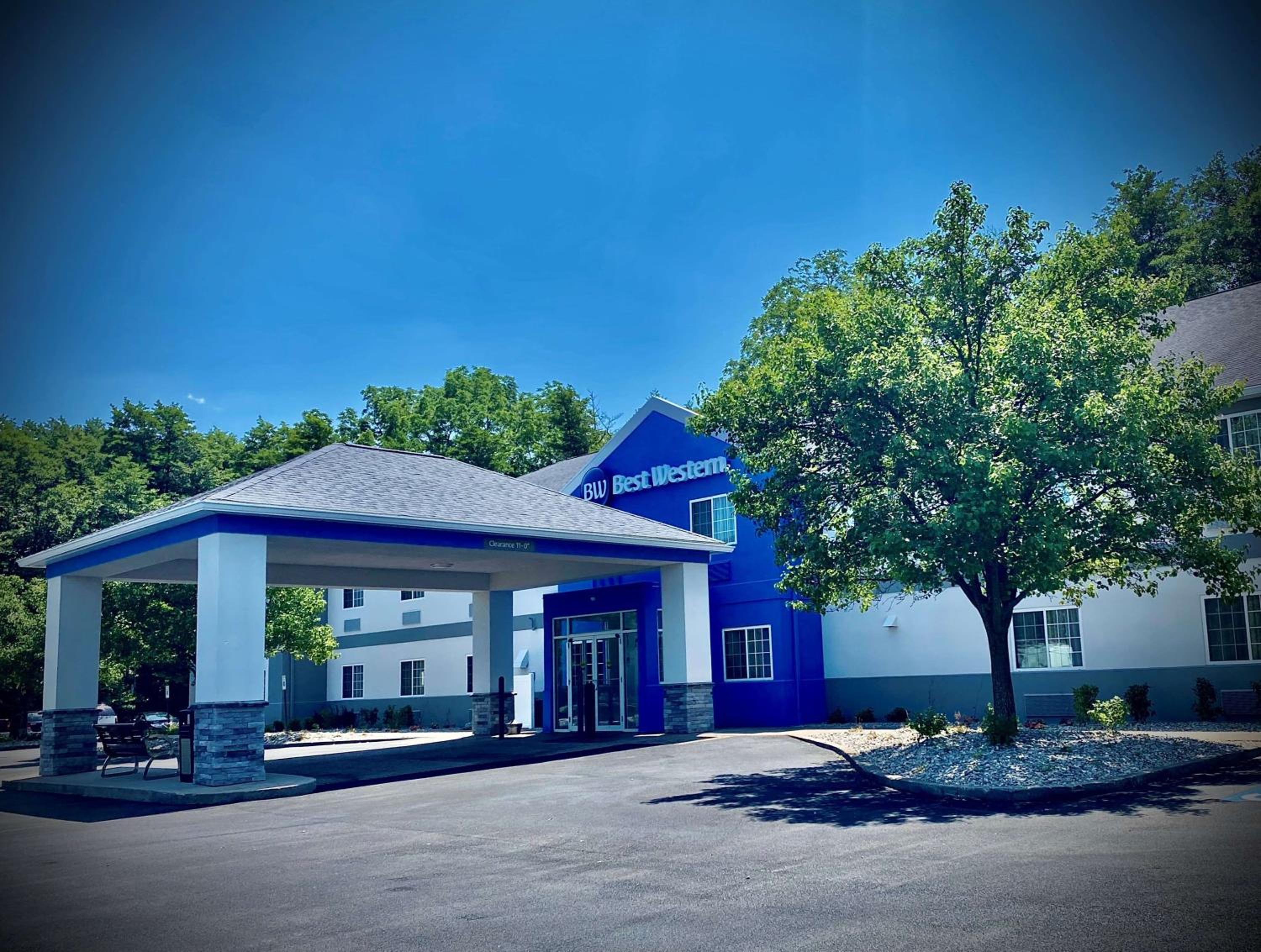Batavia Vacations - Best Western Brockport Inn  Suites - Property Image 2