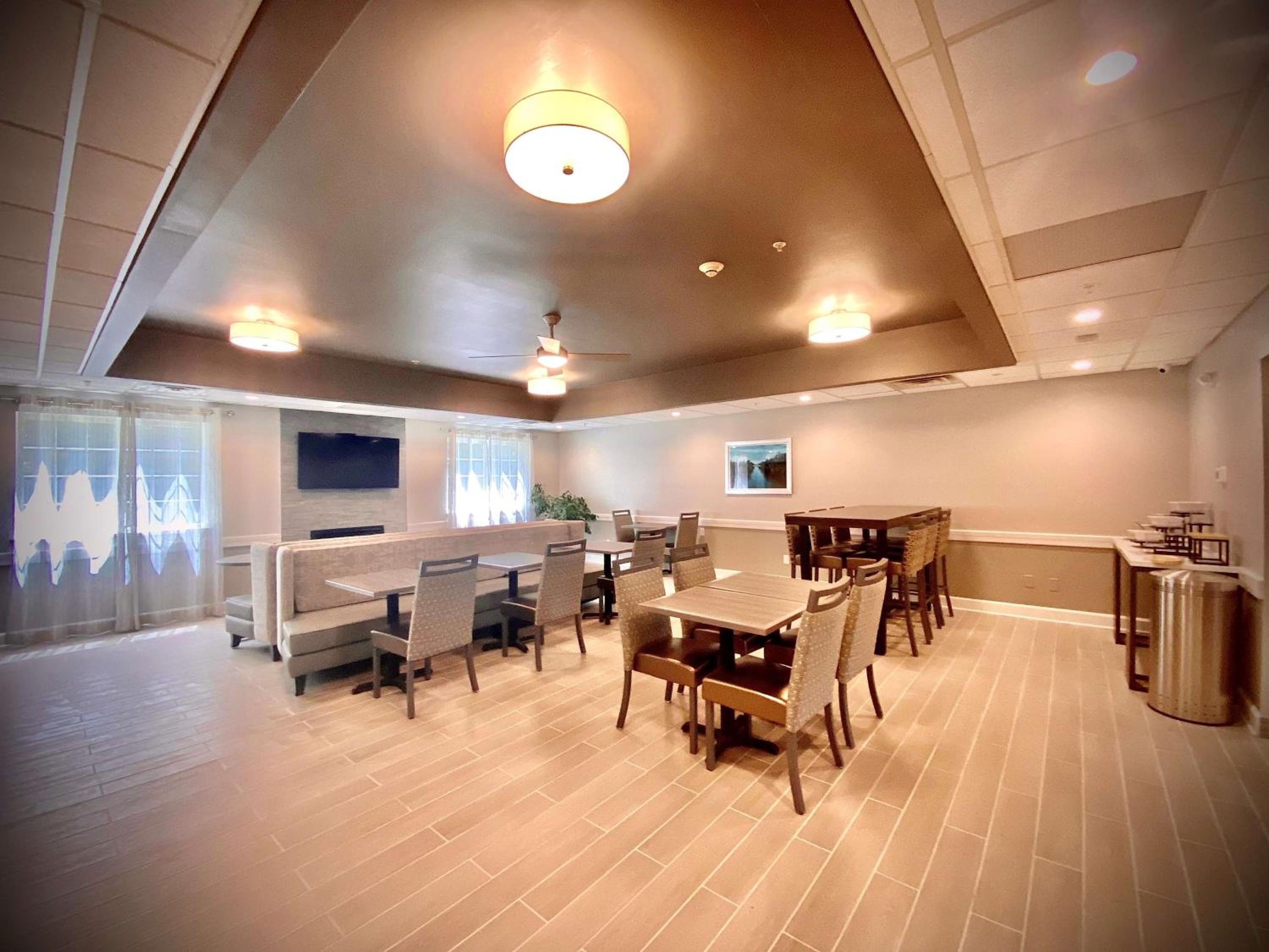 Best Western Brockport Inn  Suites - Property Image 11
