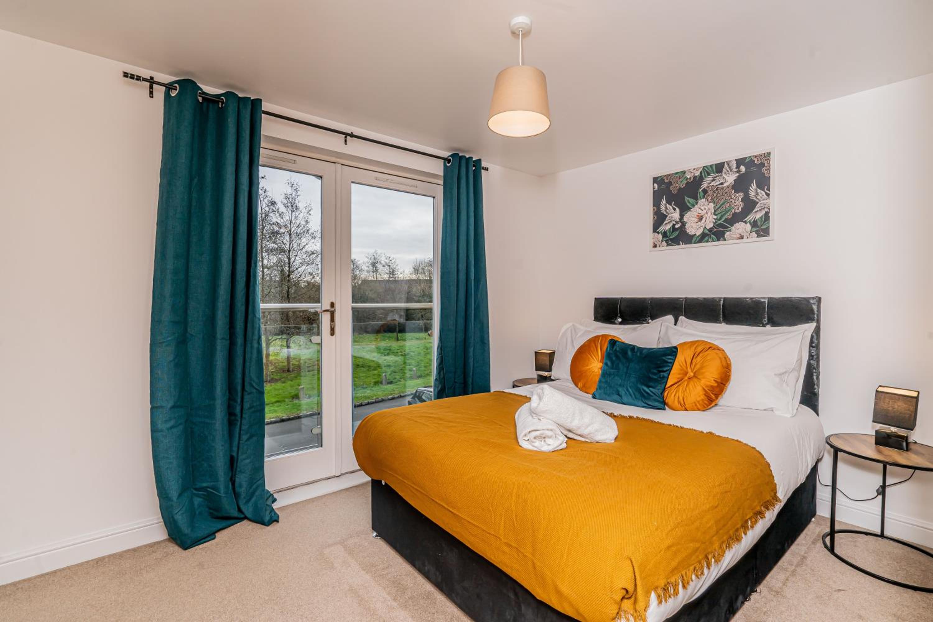 Spacious 5BR House 3 Bathrooms ideal for CONTRACTORS free PARKING view 3
