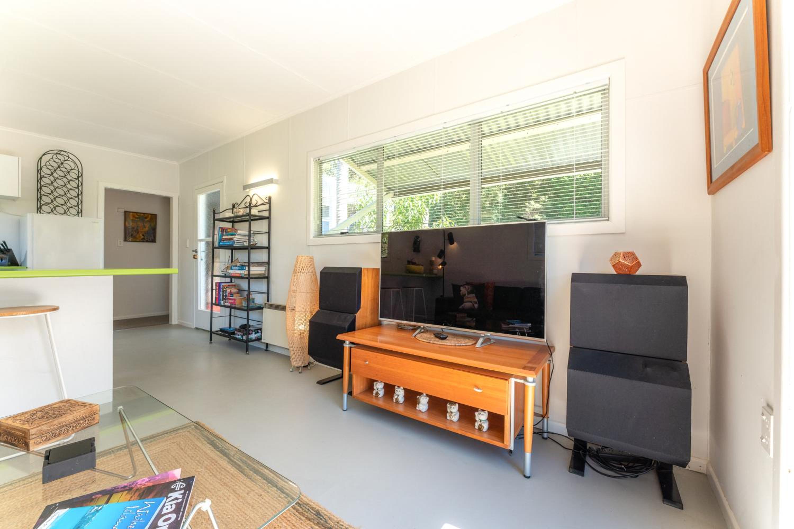 Four Palms Cottage - Onetangi Holiday Home