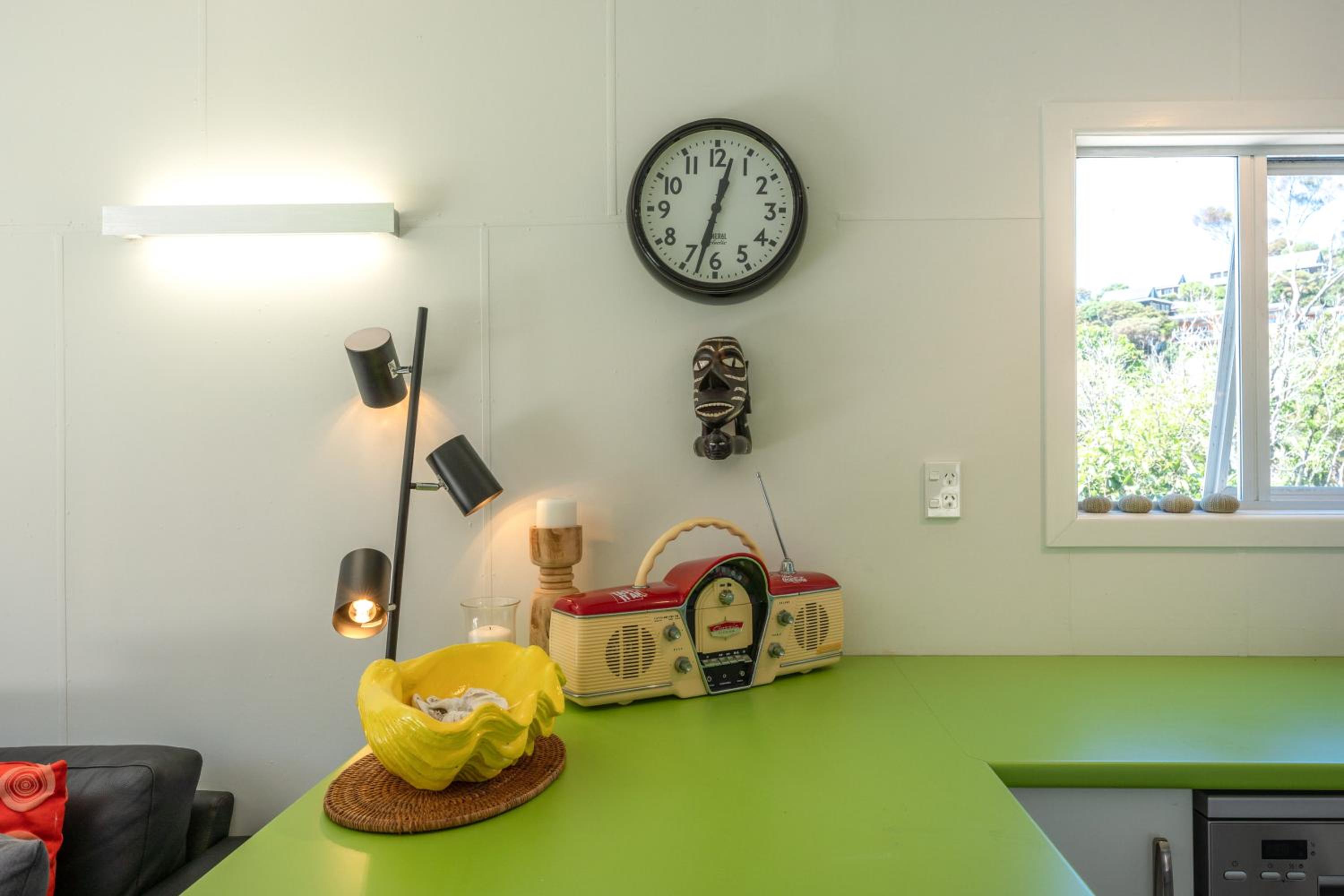 Four Palms Cottage - Onetangi Holiday Home