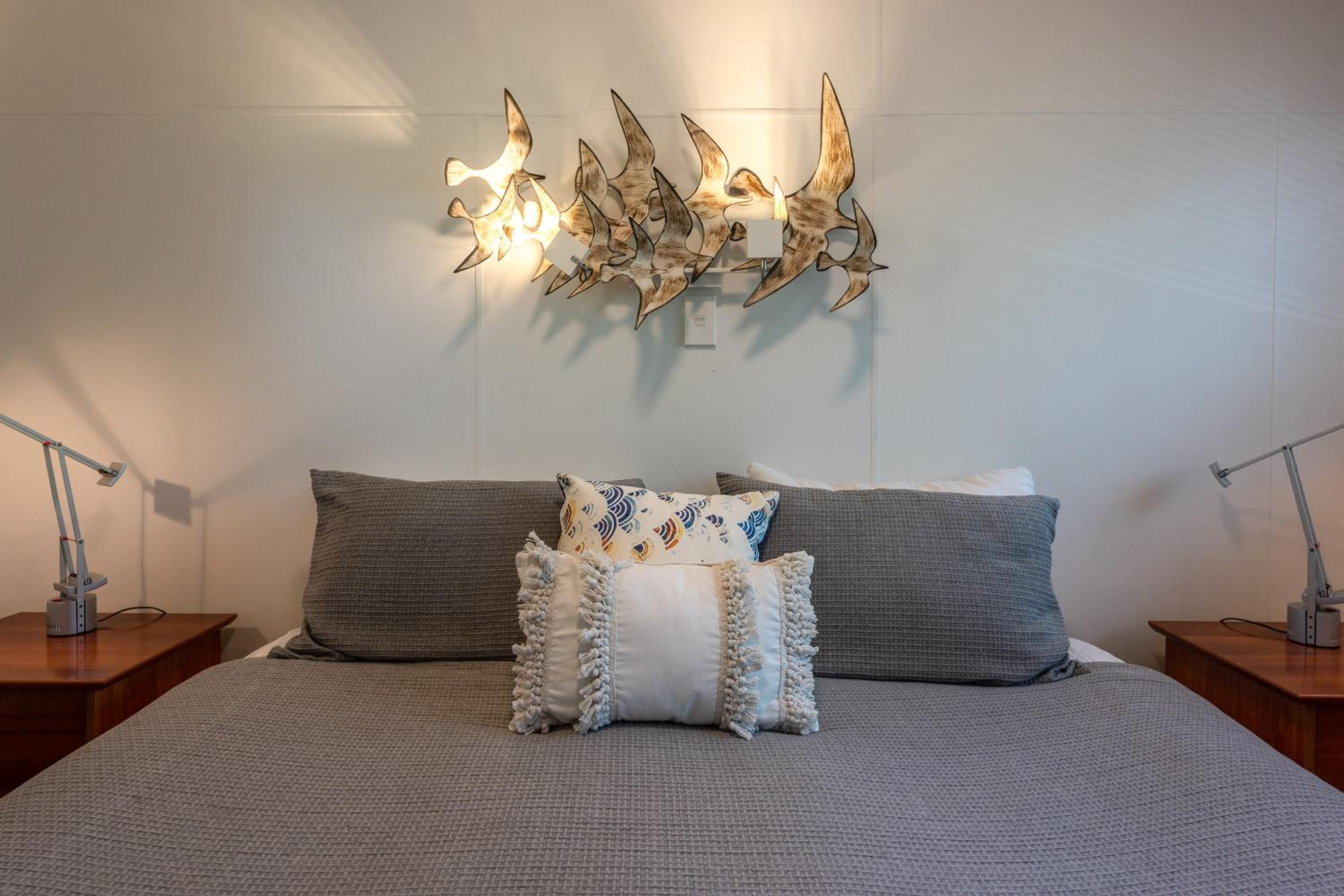 Four Palms Cottage - Onetangi Holiday Home