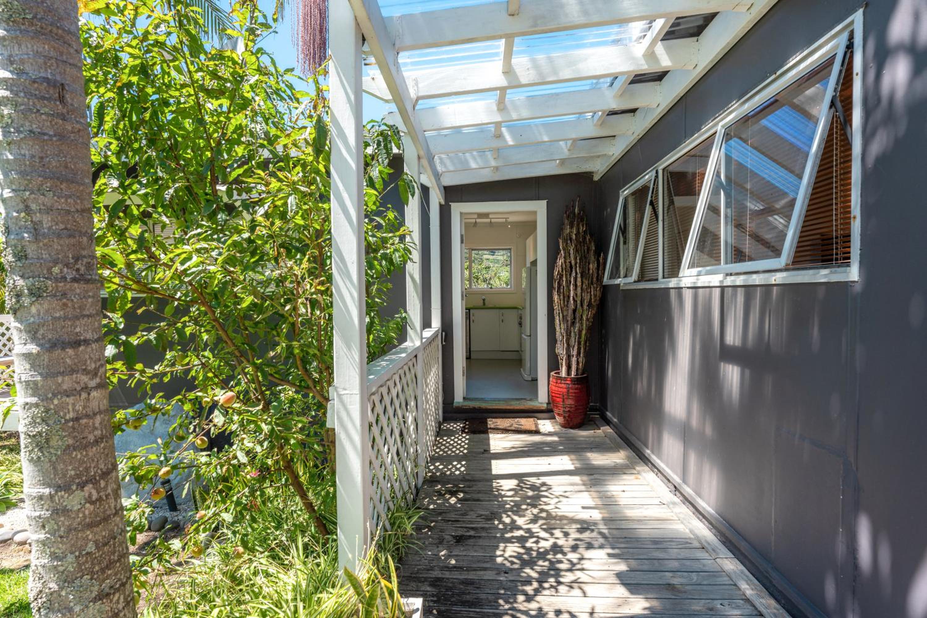 Four Palms Cottage - Onetangi Holiday Home