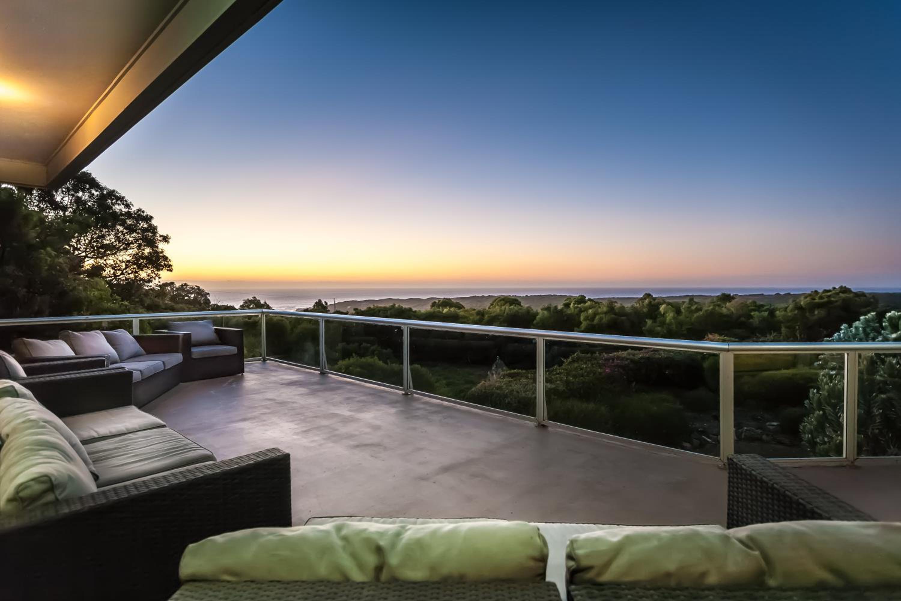 Horizons House - spacious, ocean + bush views, peaceful