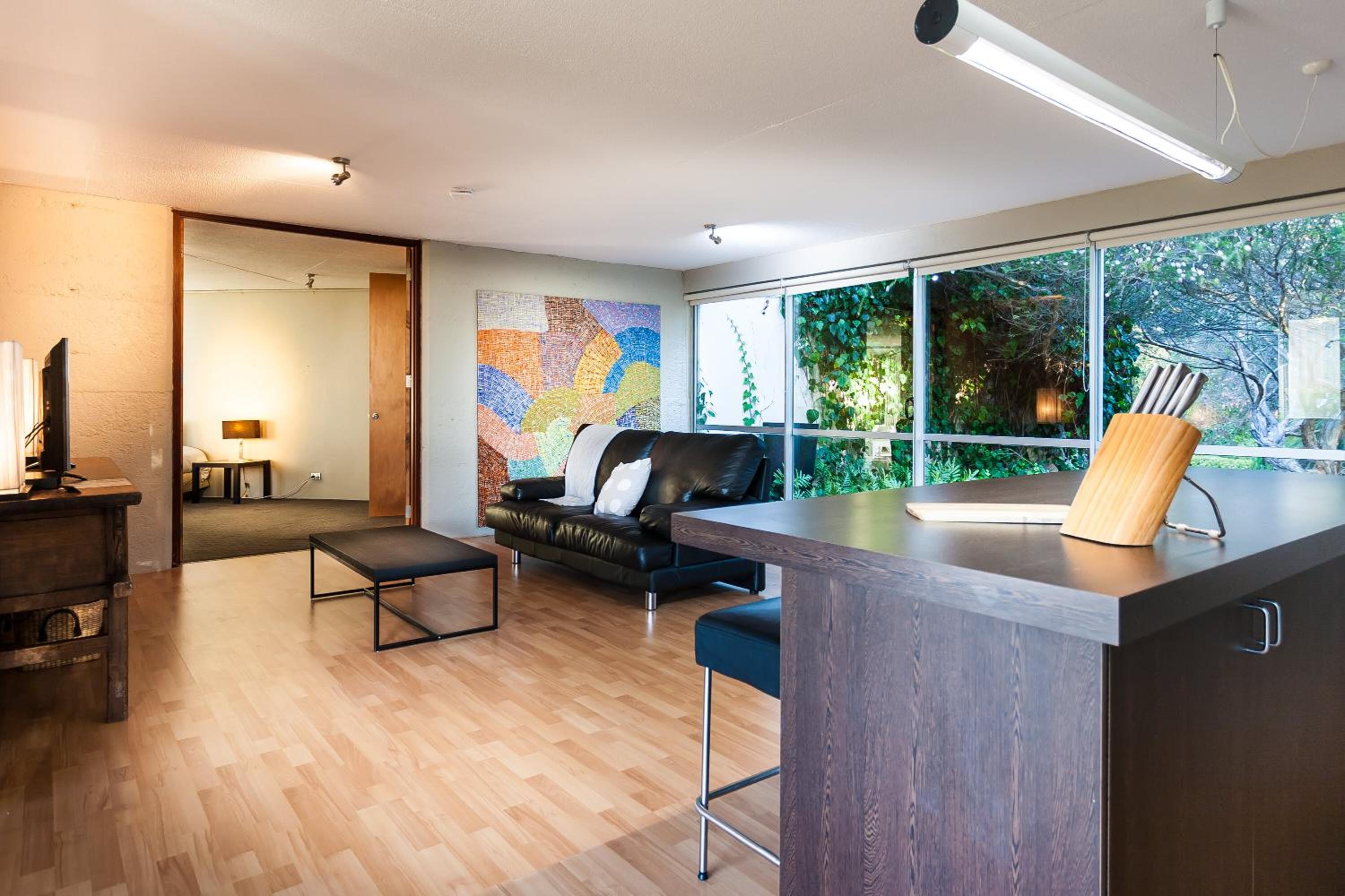 Horizons House - spacious, ocean + bush views, peaceful