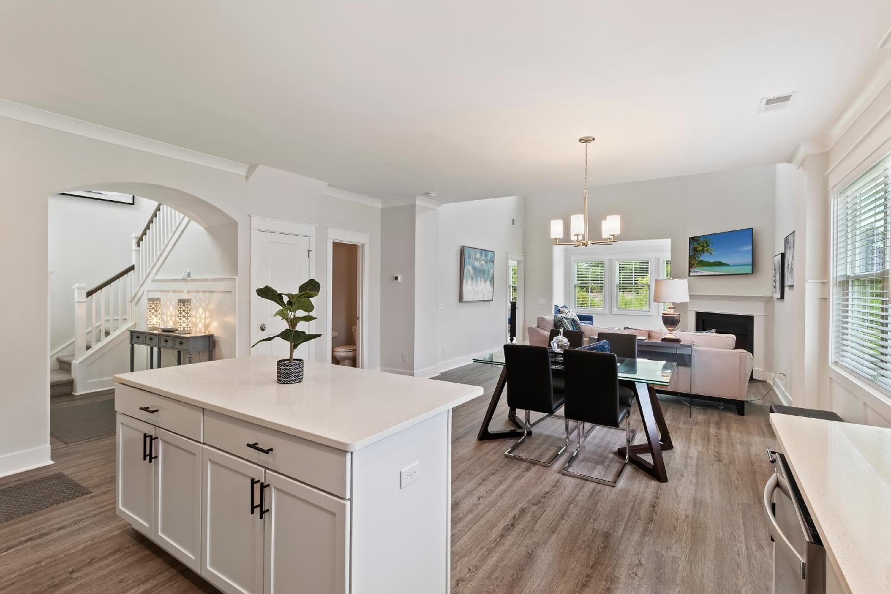 #17 Unsurpassed House Golf View/Fireplace/Garage view 2