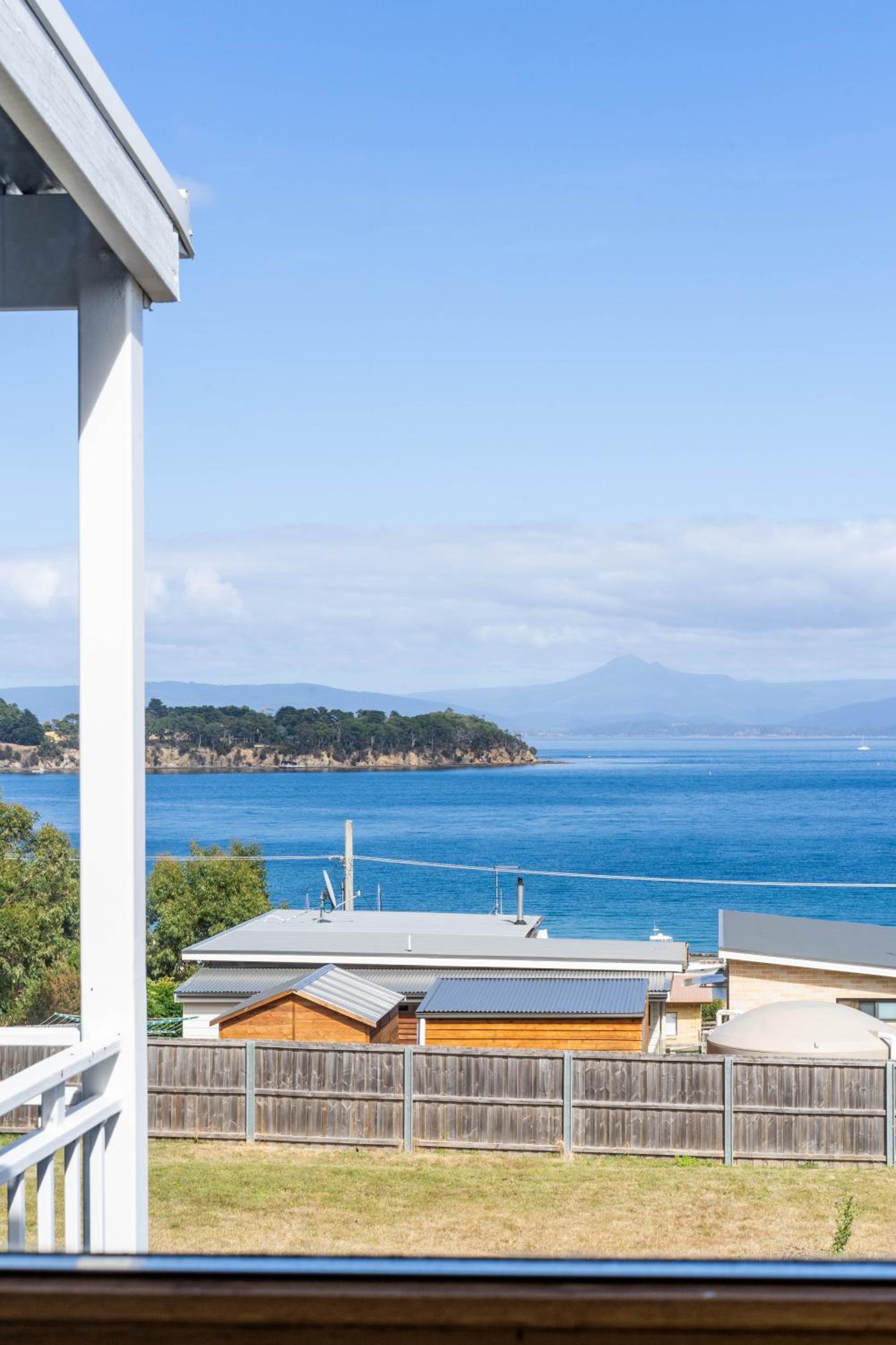 Blue Cottage Bruny Island view 5