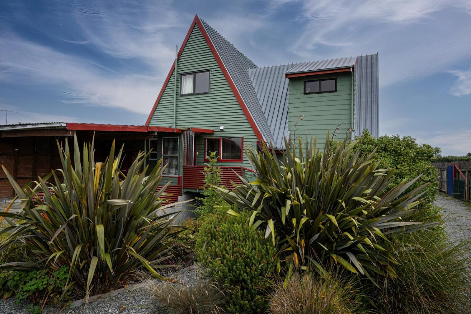 Snow Chalet - Fairlie Holiday Home
