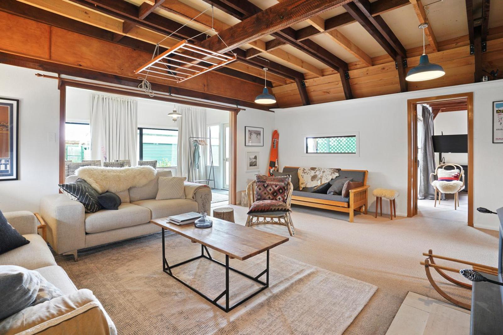 Snow Chalet - Fairlie Holiday Home