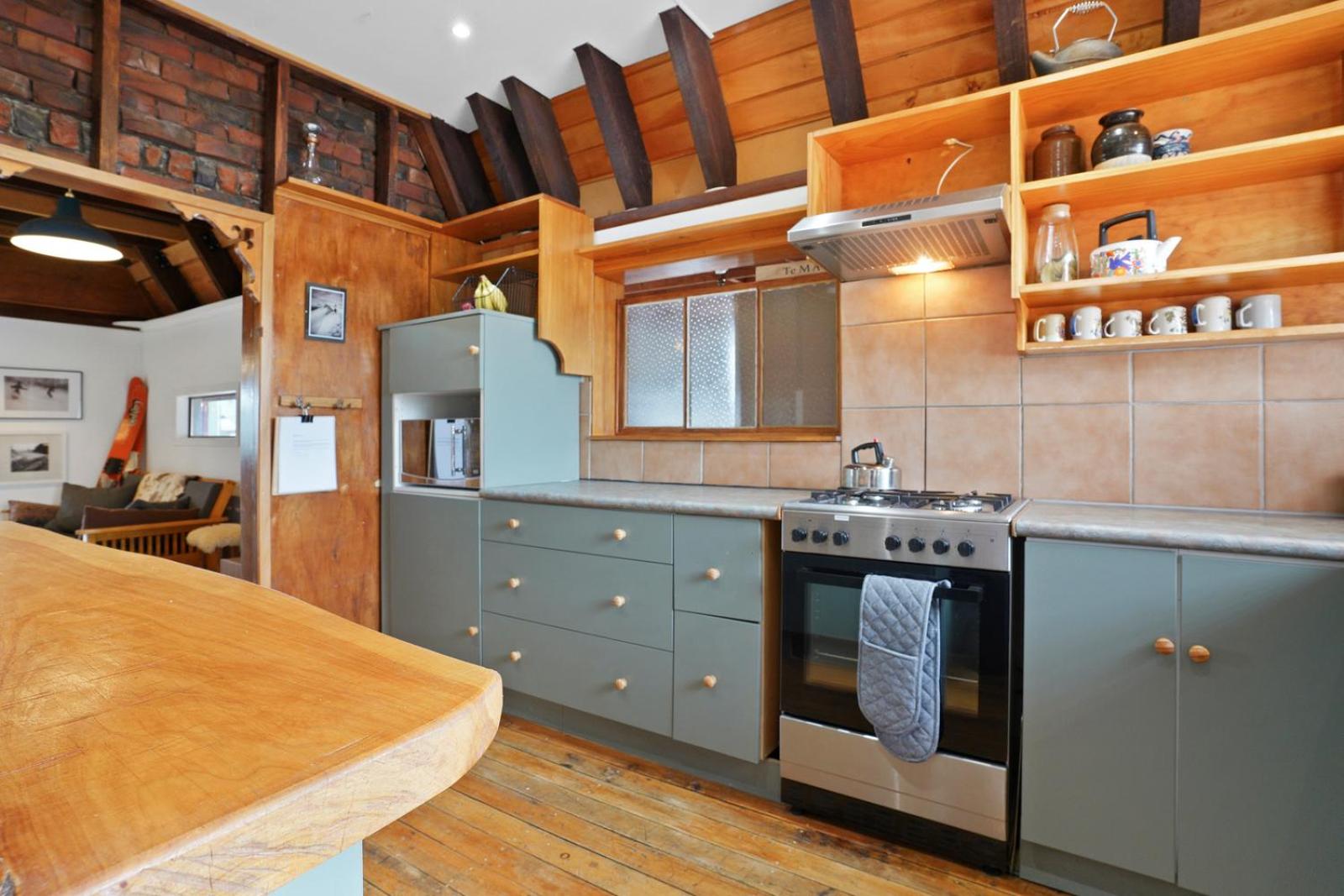 Snow Chalet - Fairlie Holiday Home