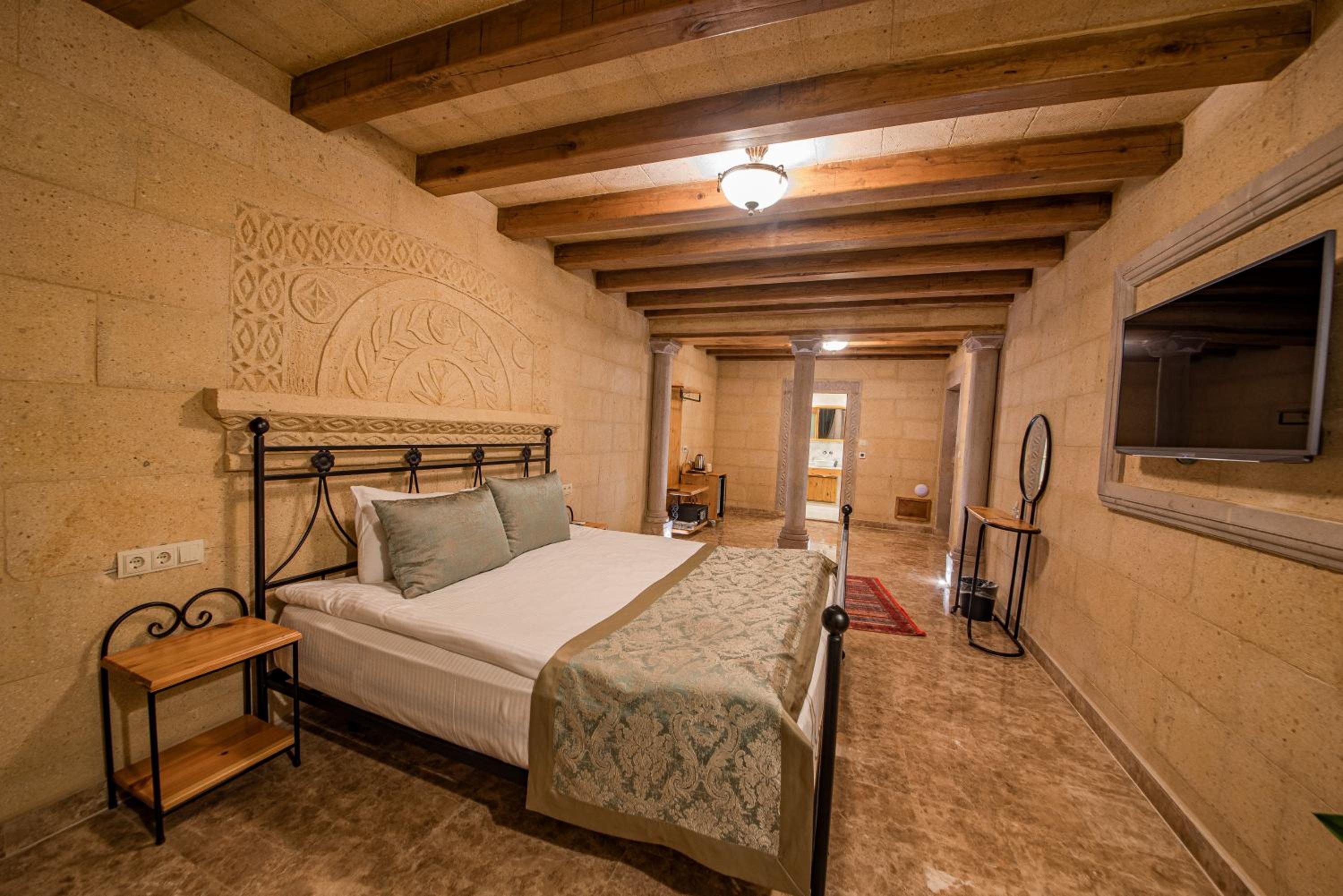 Luxury Cratus Stone Palace - Image 17