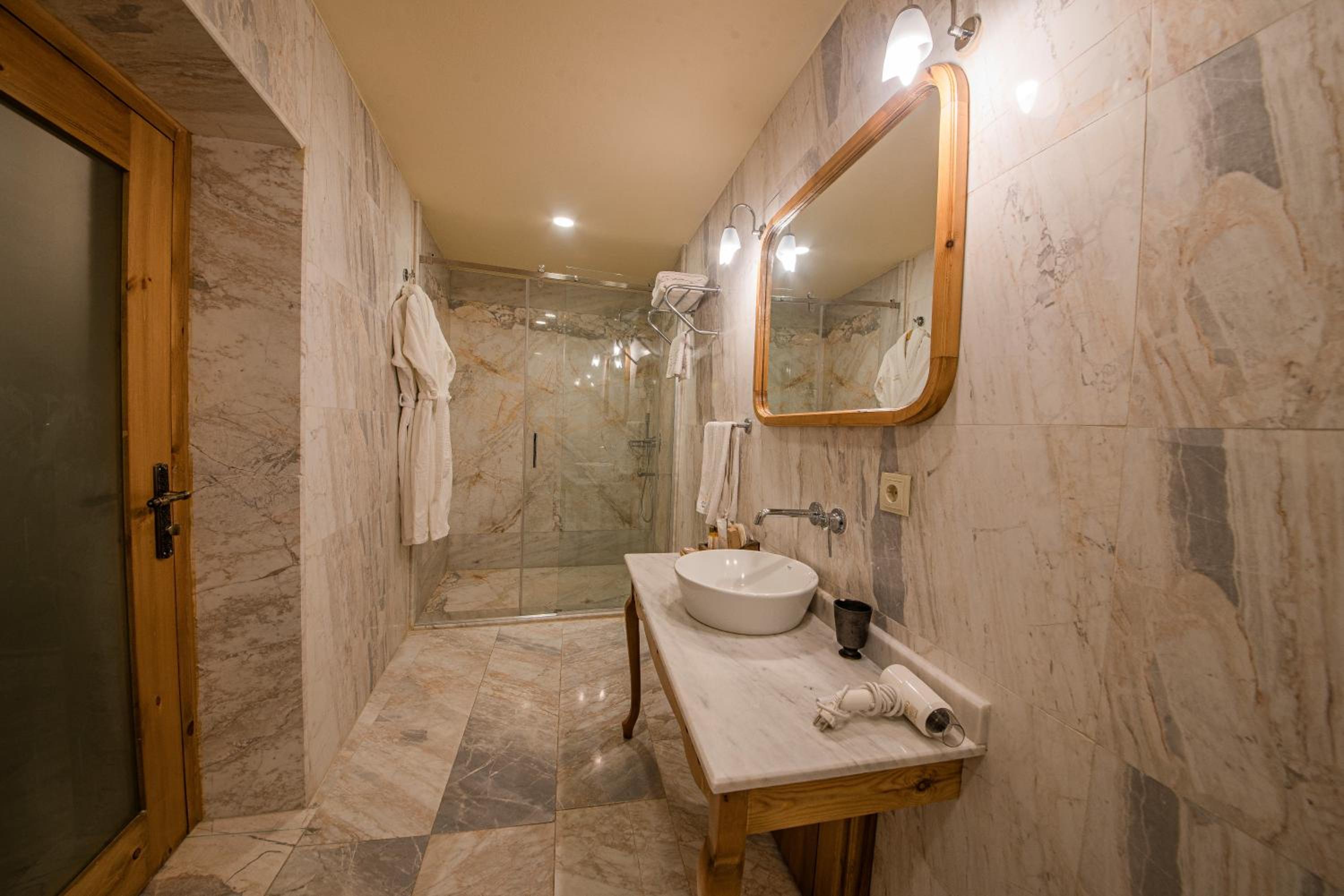 Luxury Cratus Stone Palace - Image 78