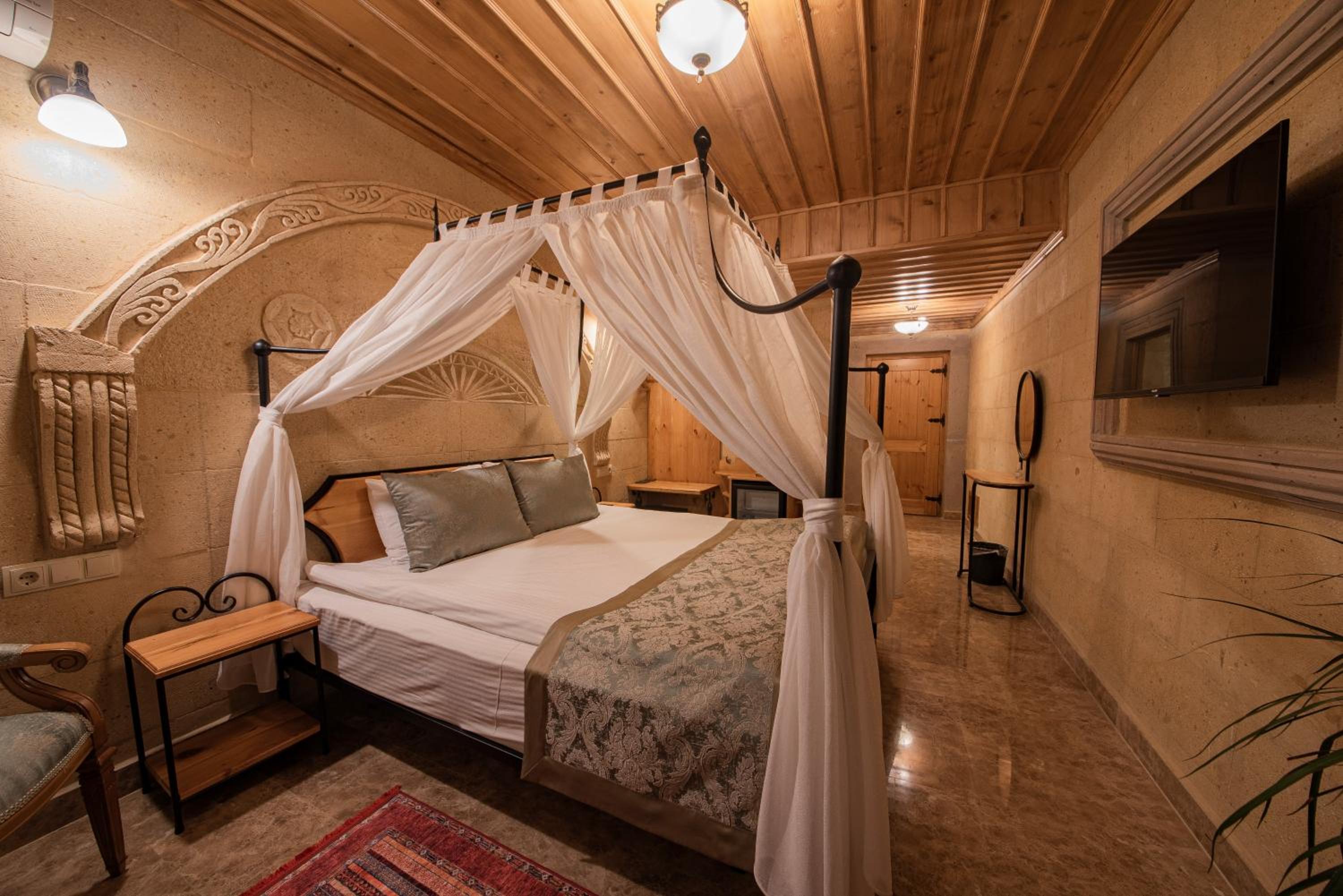 Luxury Cratus Stone Palace - Image 31