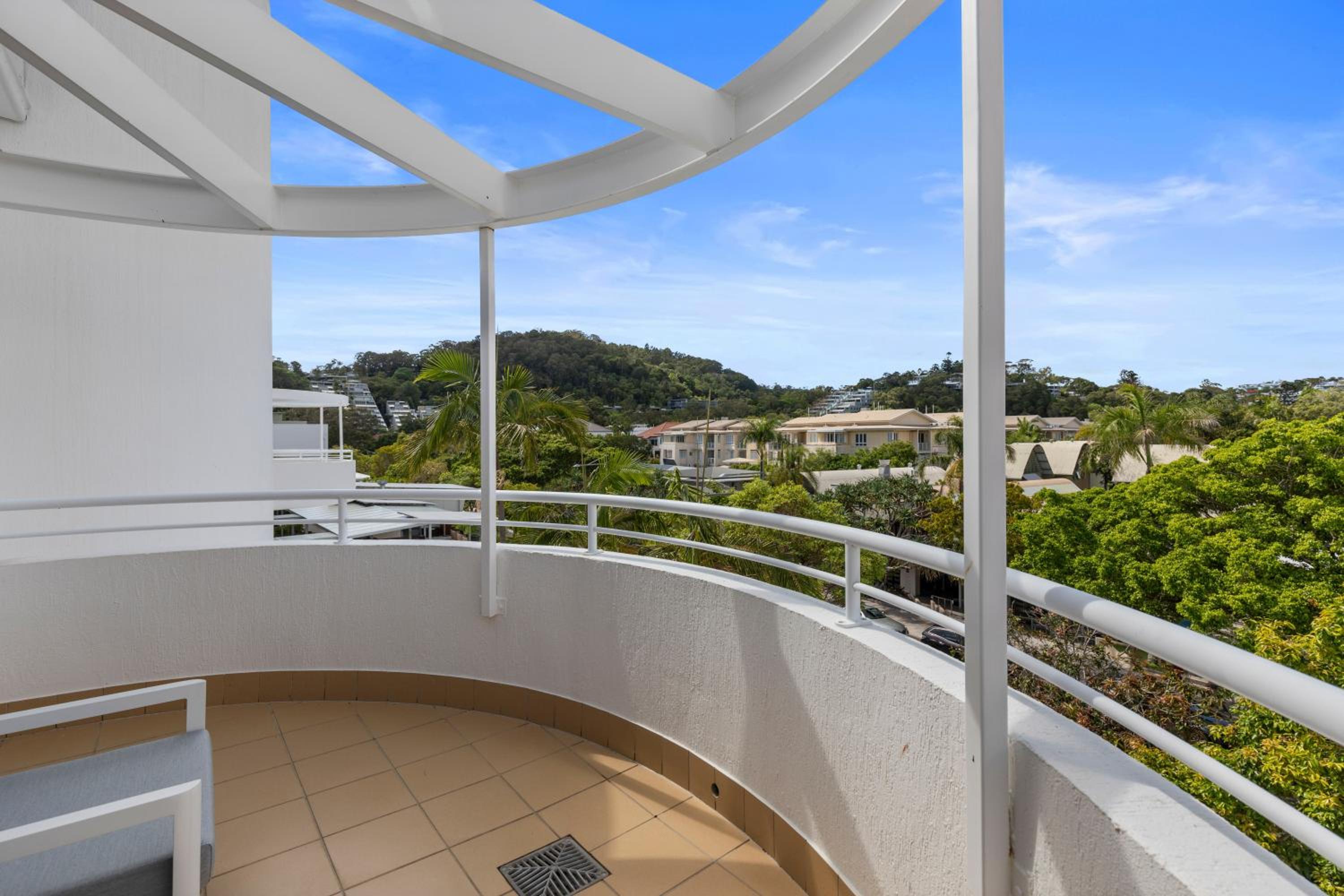 La Mer Apartments