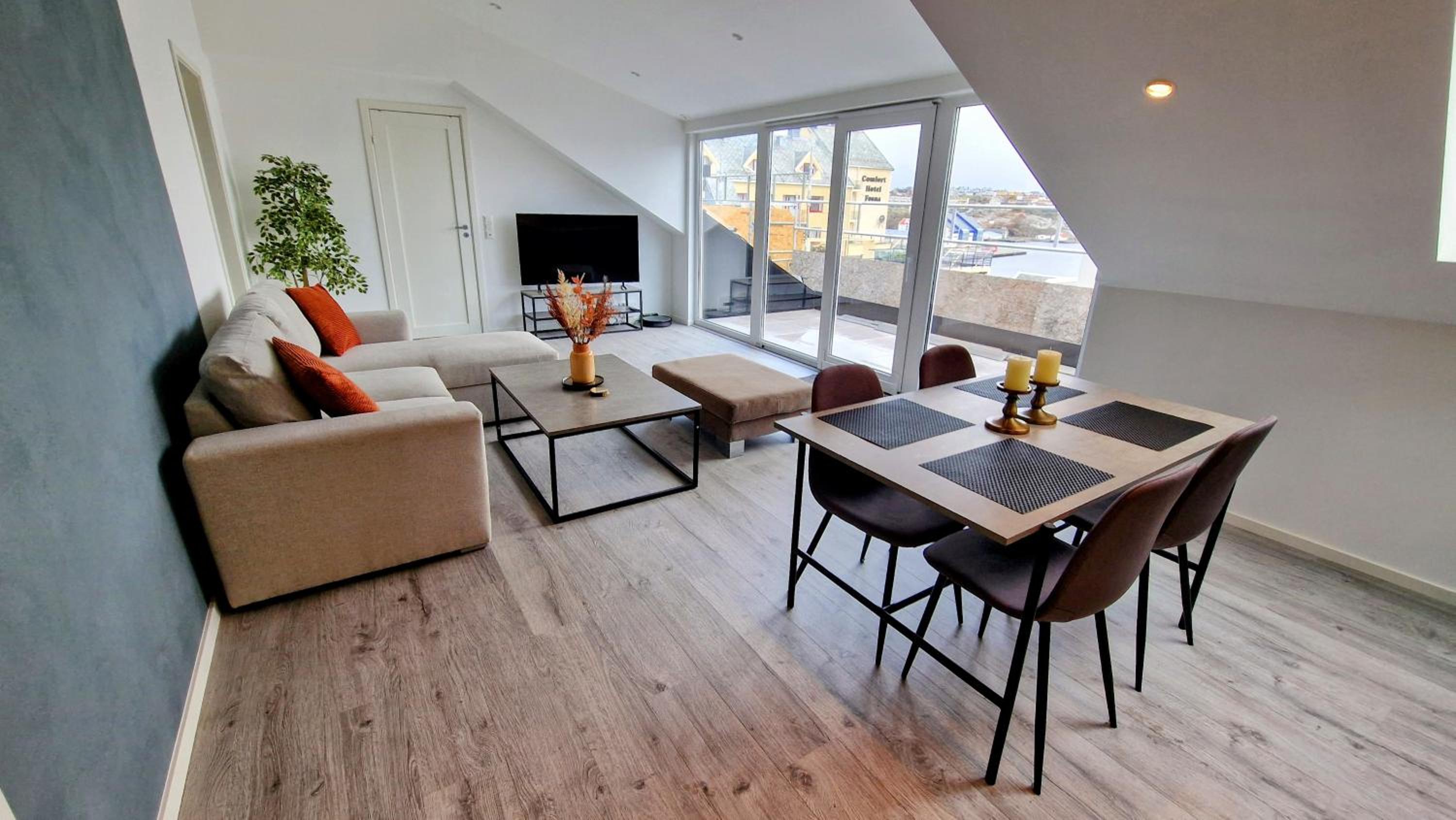 Lovely 2-bedroom loft with panoramic view. view 4
