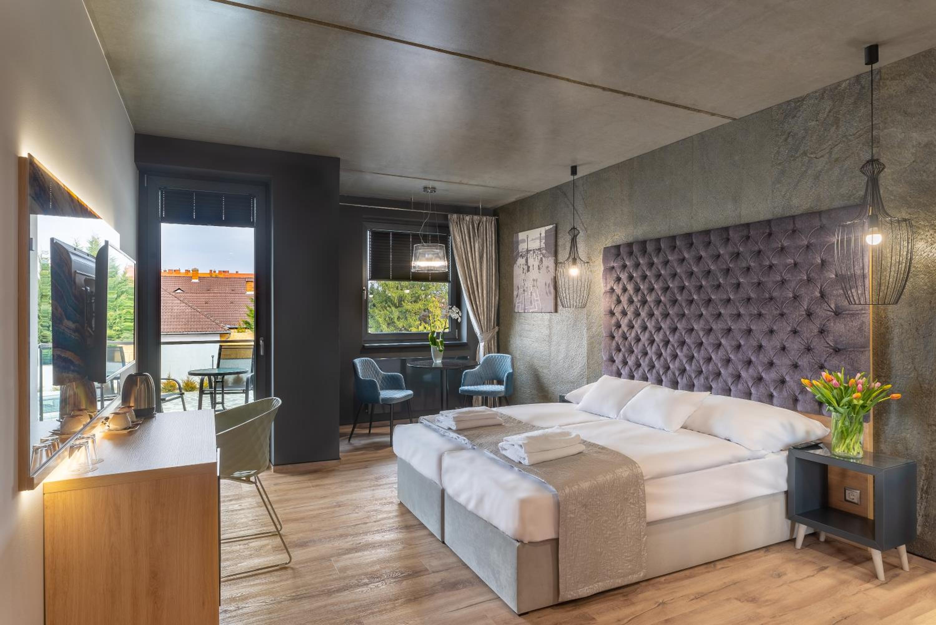 Onyx Luxury — 11