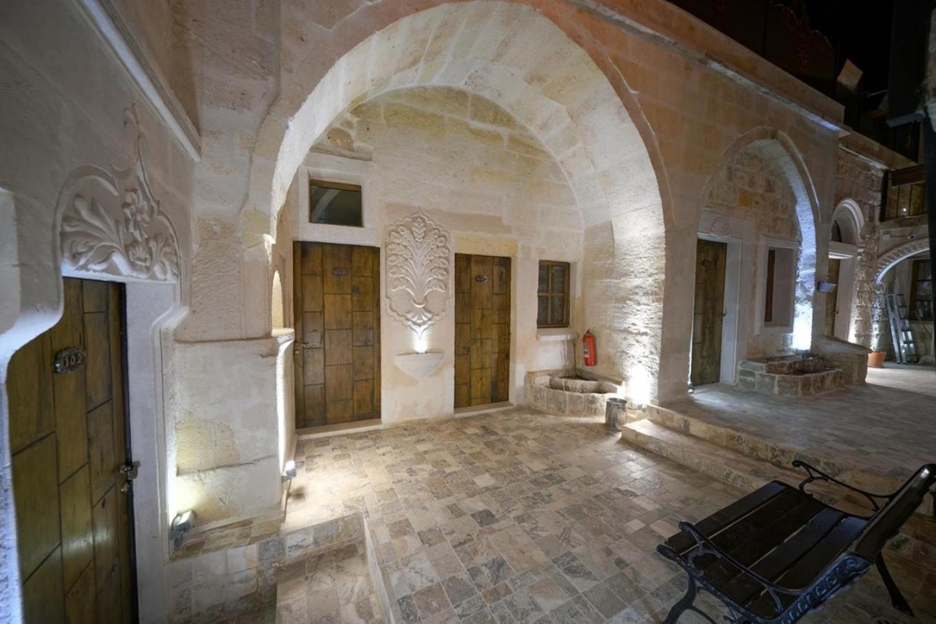 Hotel Arte Cave Hotel - Image 1