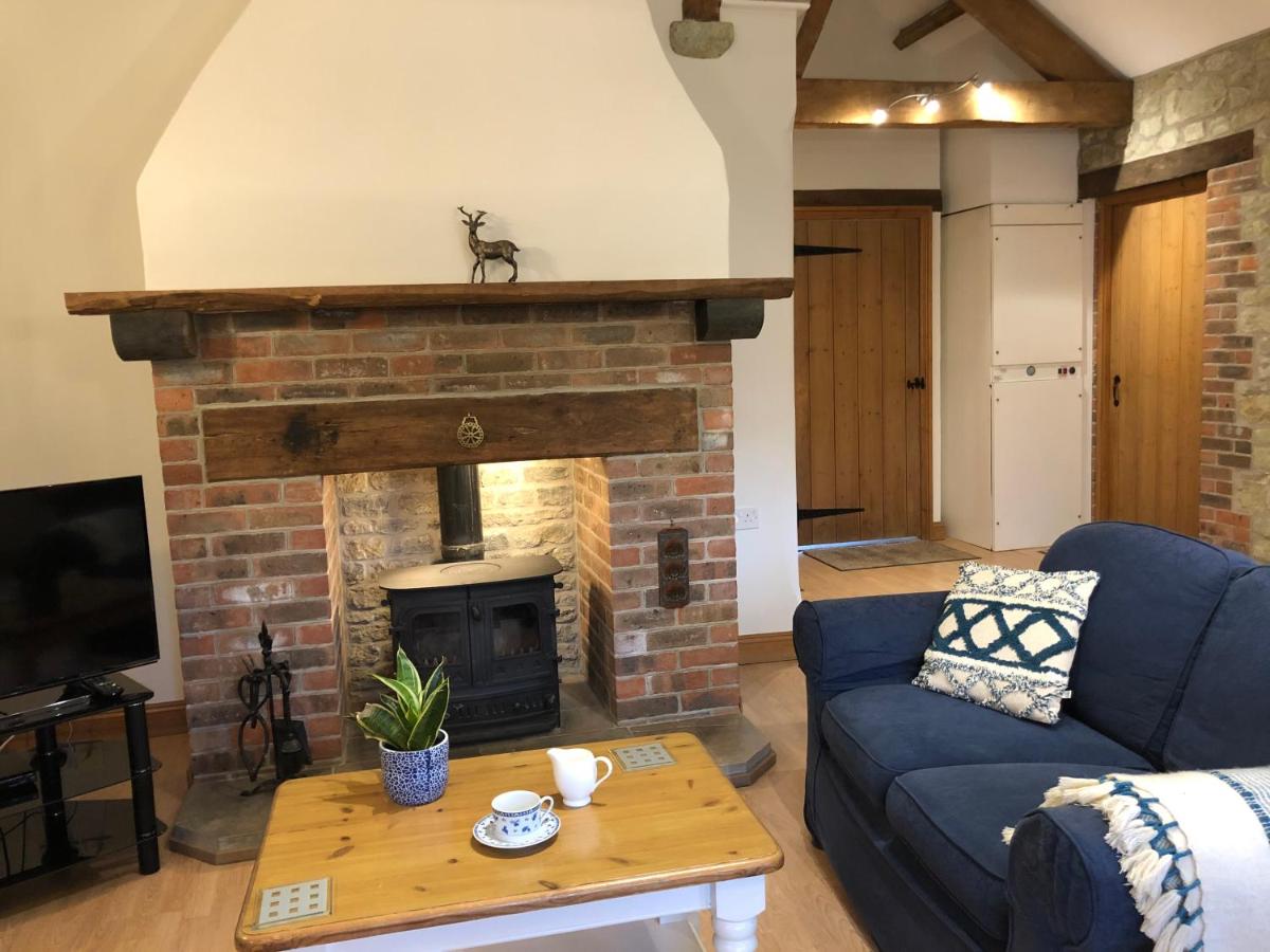 Wagon House, Bookham Court view 4