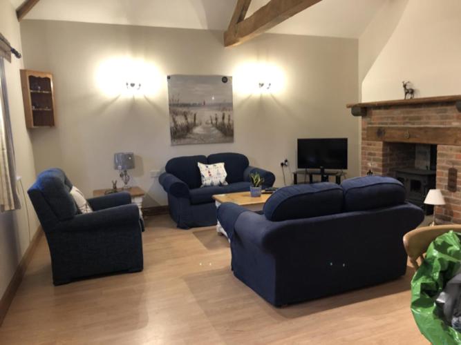 Wagon House, Bookham Court view 3