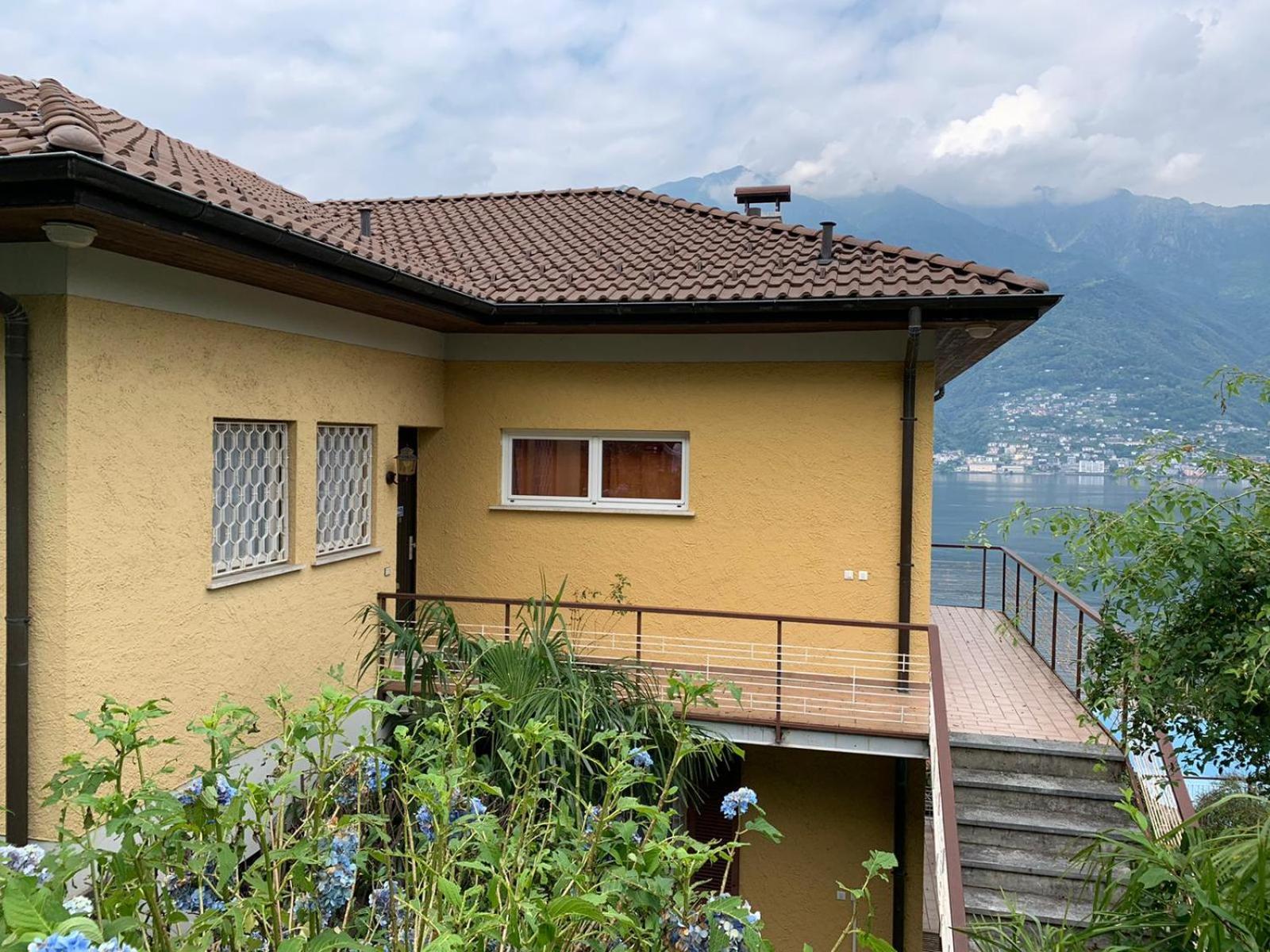 Lago Maggiore- Casa Roccia-Ferienwohnung in Pino sulla Sponda view 2