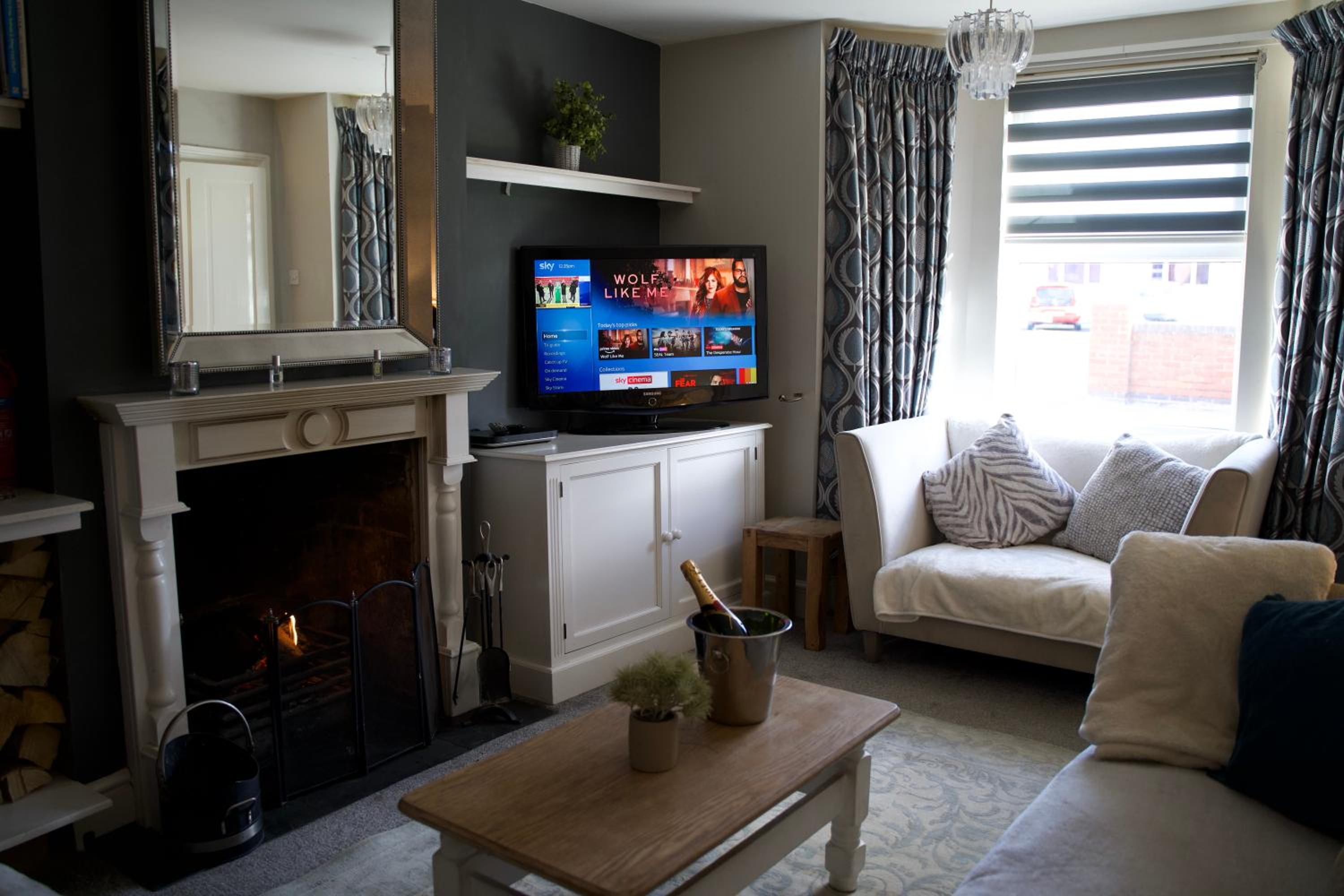 Stunning 5 Bedroom Victorian home with optional hot tub view 2