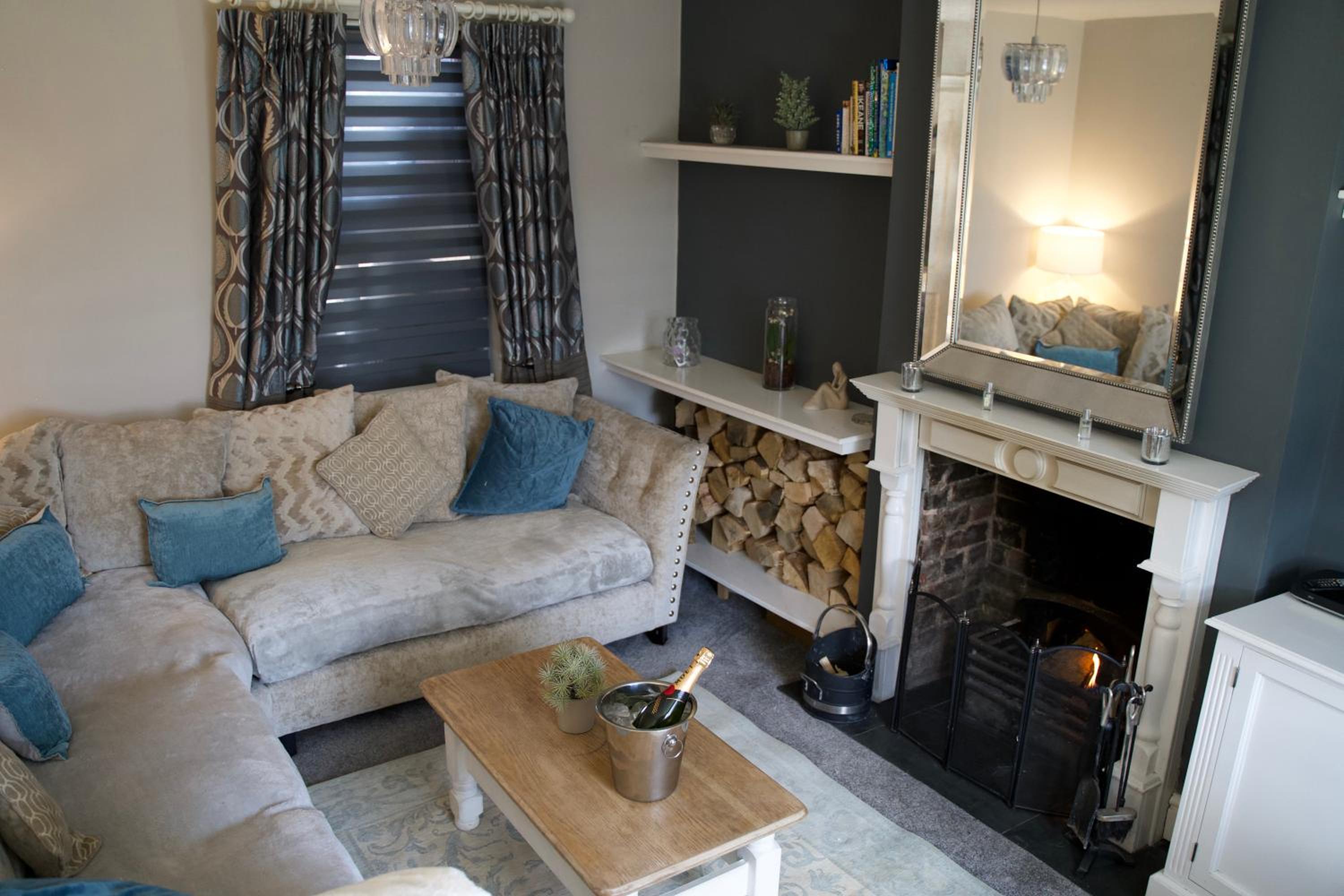 Stunning 5 Bedroom Victorian home with optional hot tub view 4