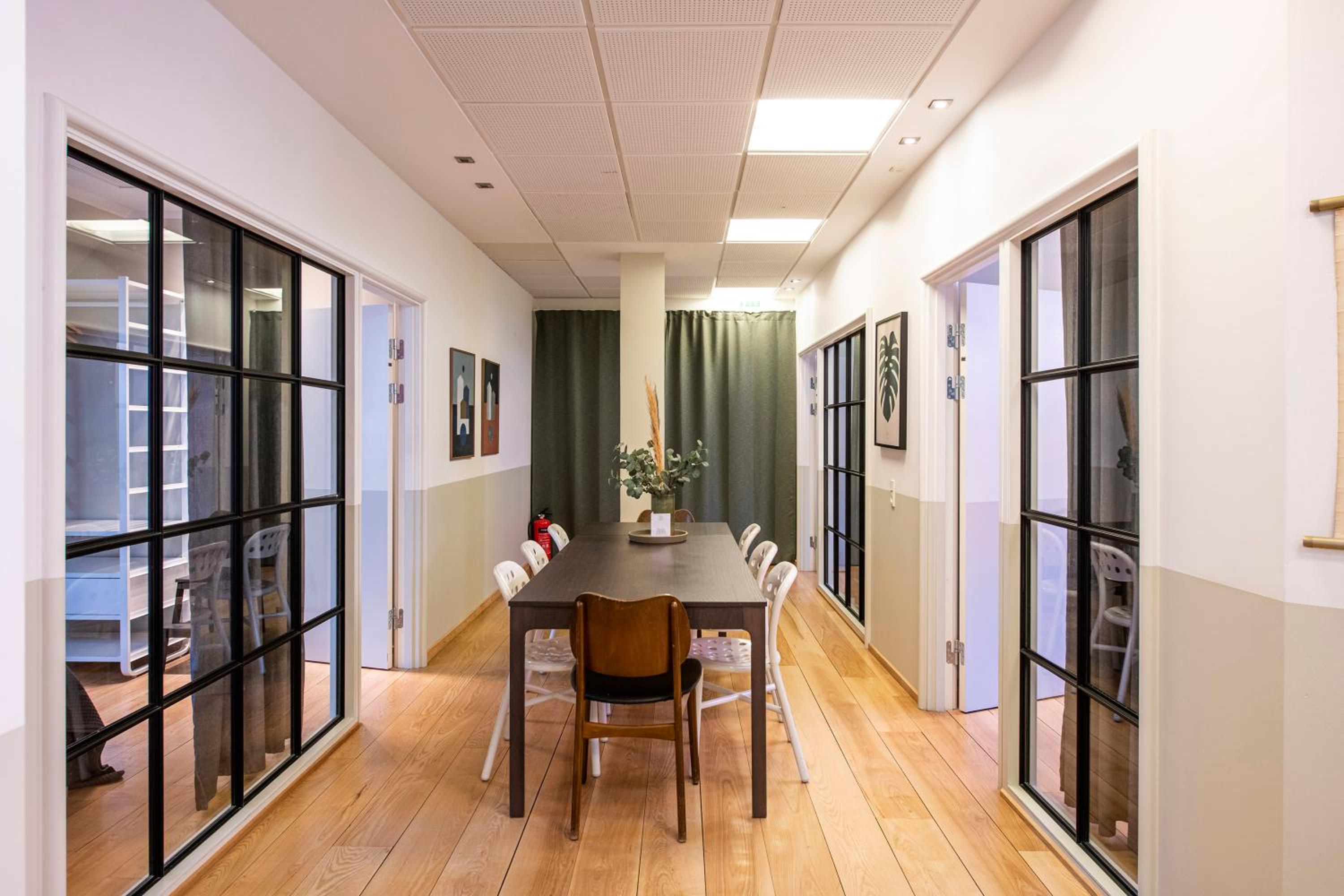 Kings Garden Penthouse - 4BR & 2Bath - by Daniel&Jacob's