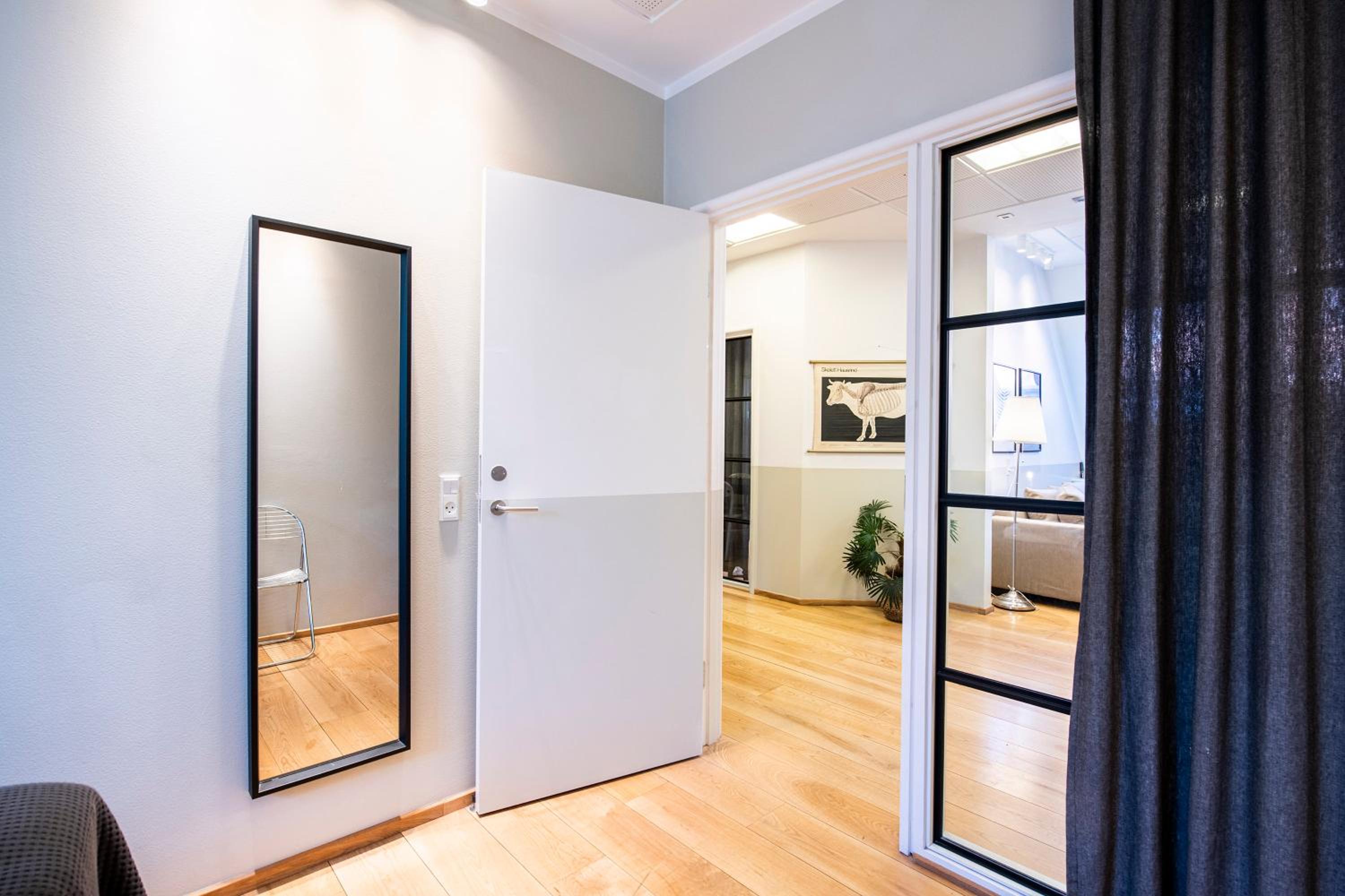 Kings Garden Penthouse - 4BR & 2Bath - by Daniel&Jacob's