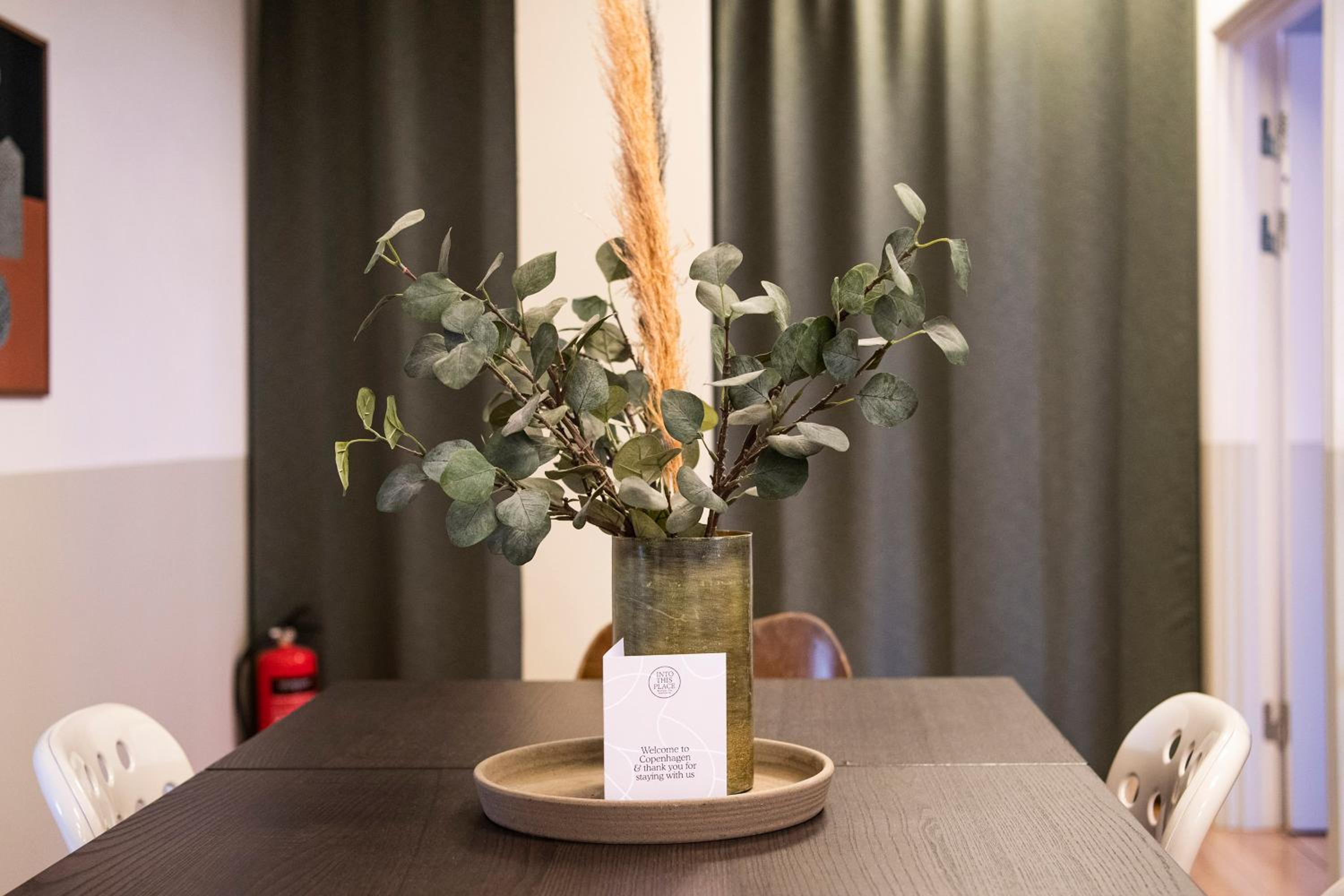 Kings Garden Penthouse - 4BR & 2Bath - by Daniel&Jacob's
