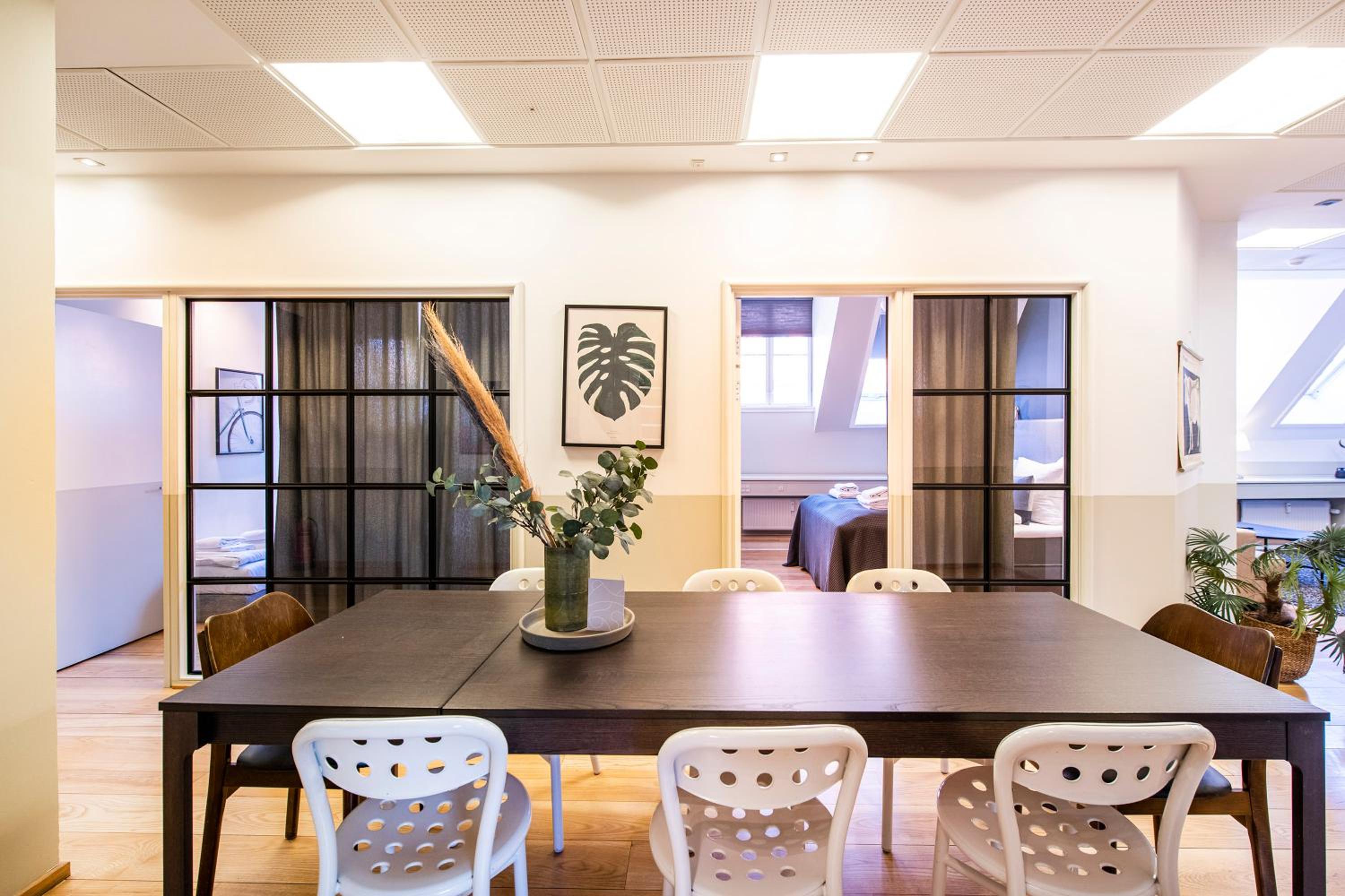 Kings Garden Penthouse - 4BR & 2Bath - by Daniel&Jacob's