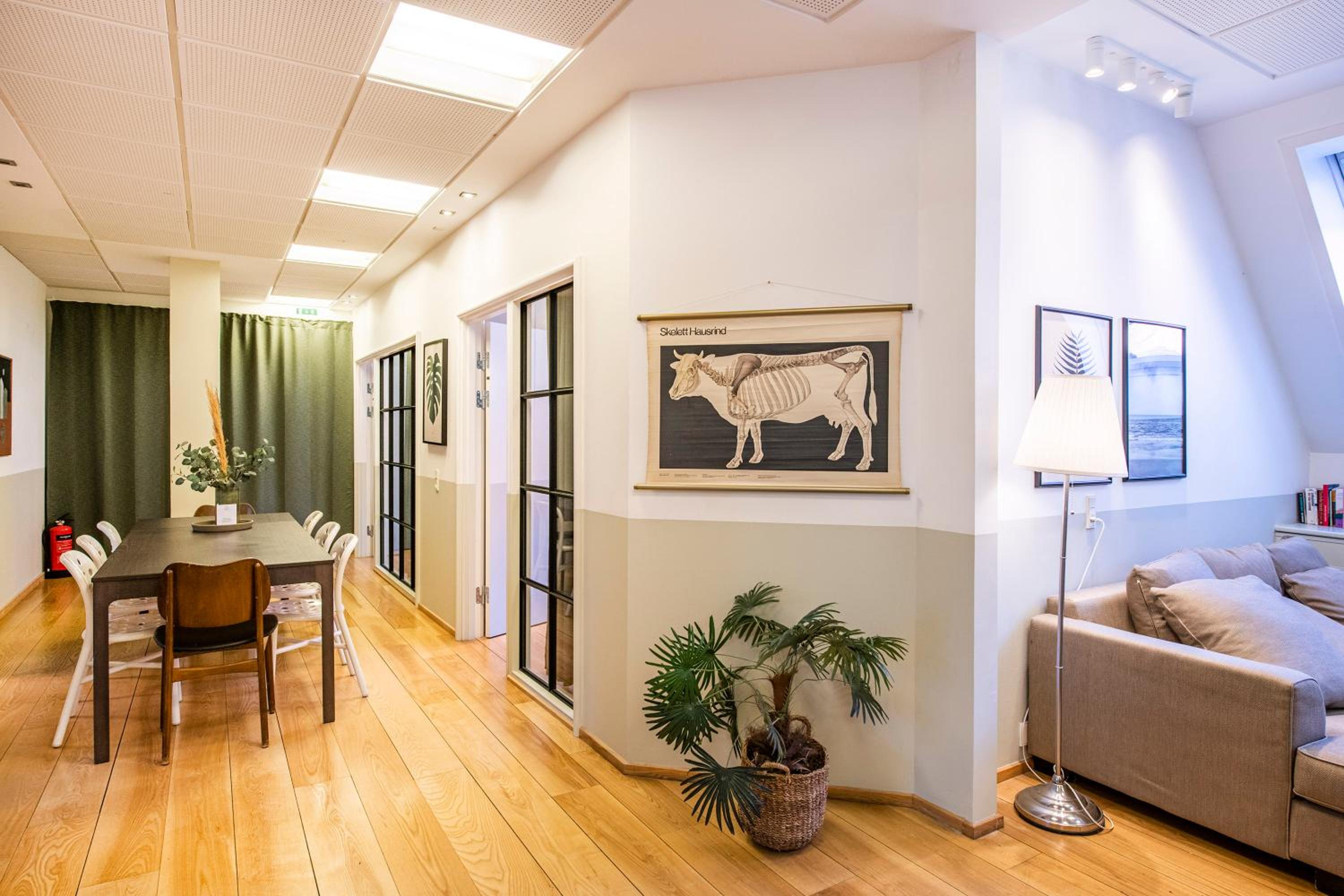 Kings Garden Penthouse - 4BR & 2Bath - by Daniel&Jacob's