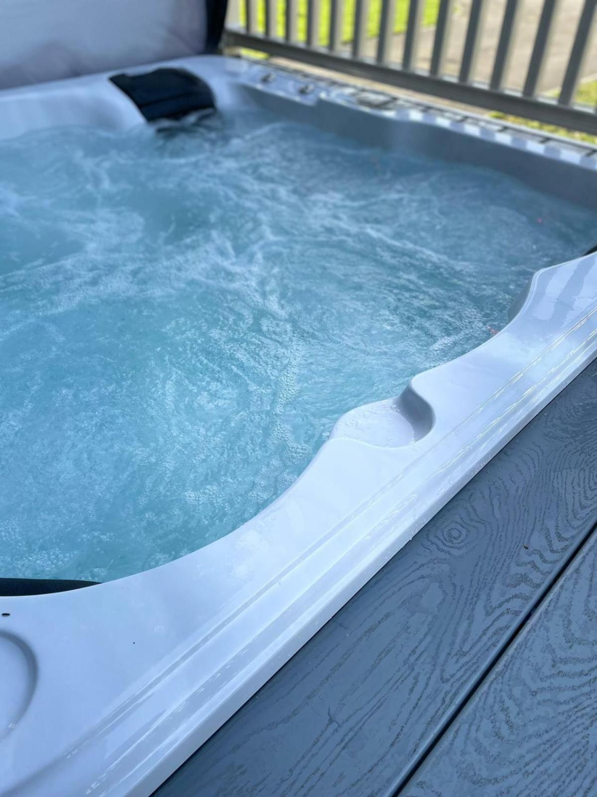 Bobby's Lodge with Hot Tub view 3