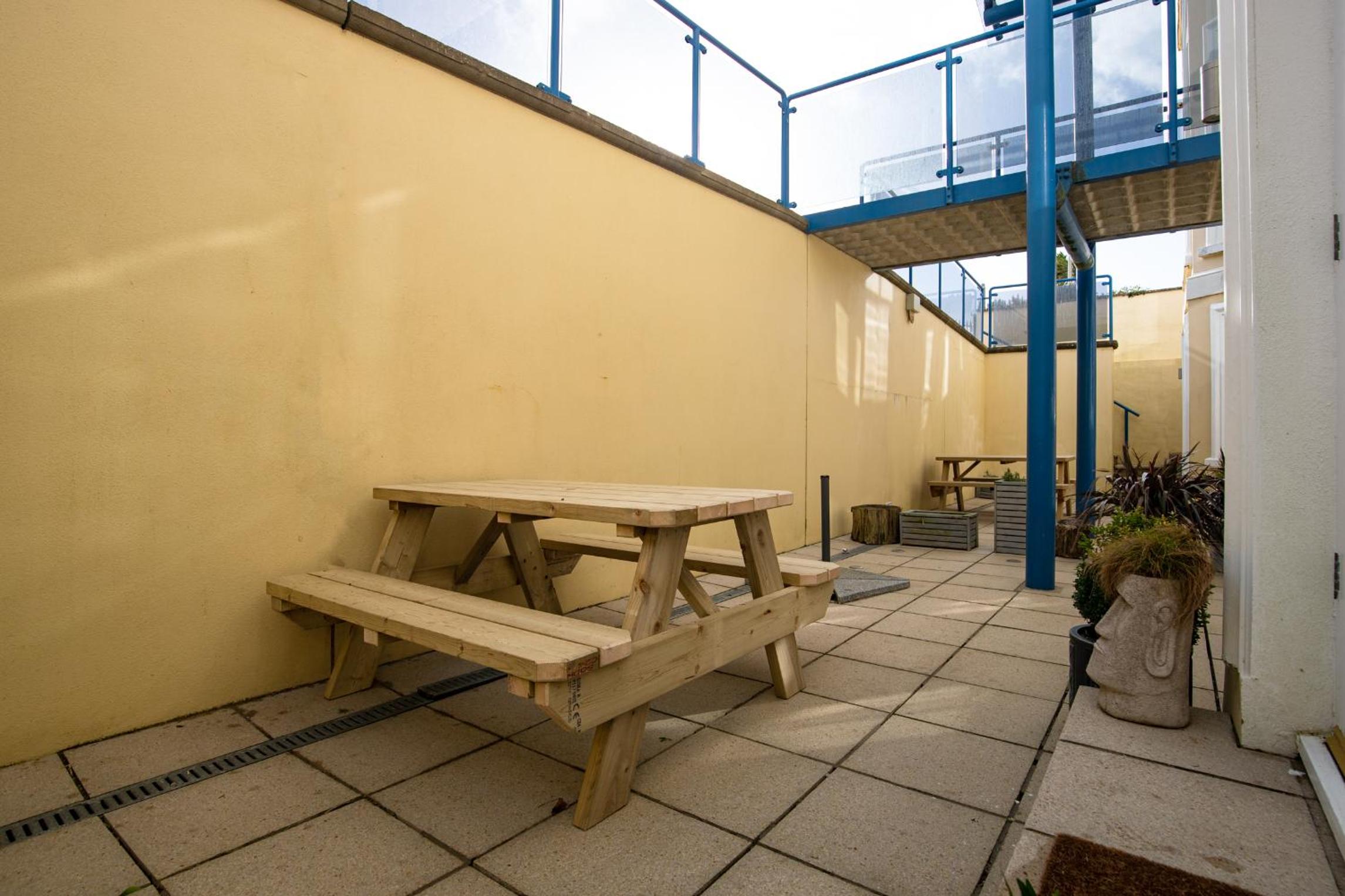 3 South Beach Court - Cosy Seafront Apartment view 2