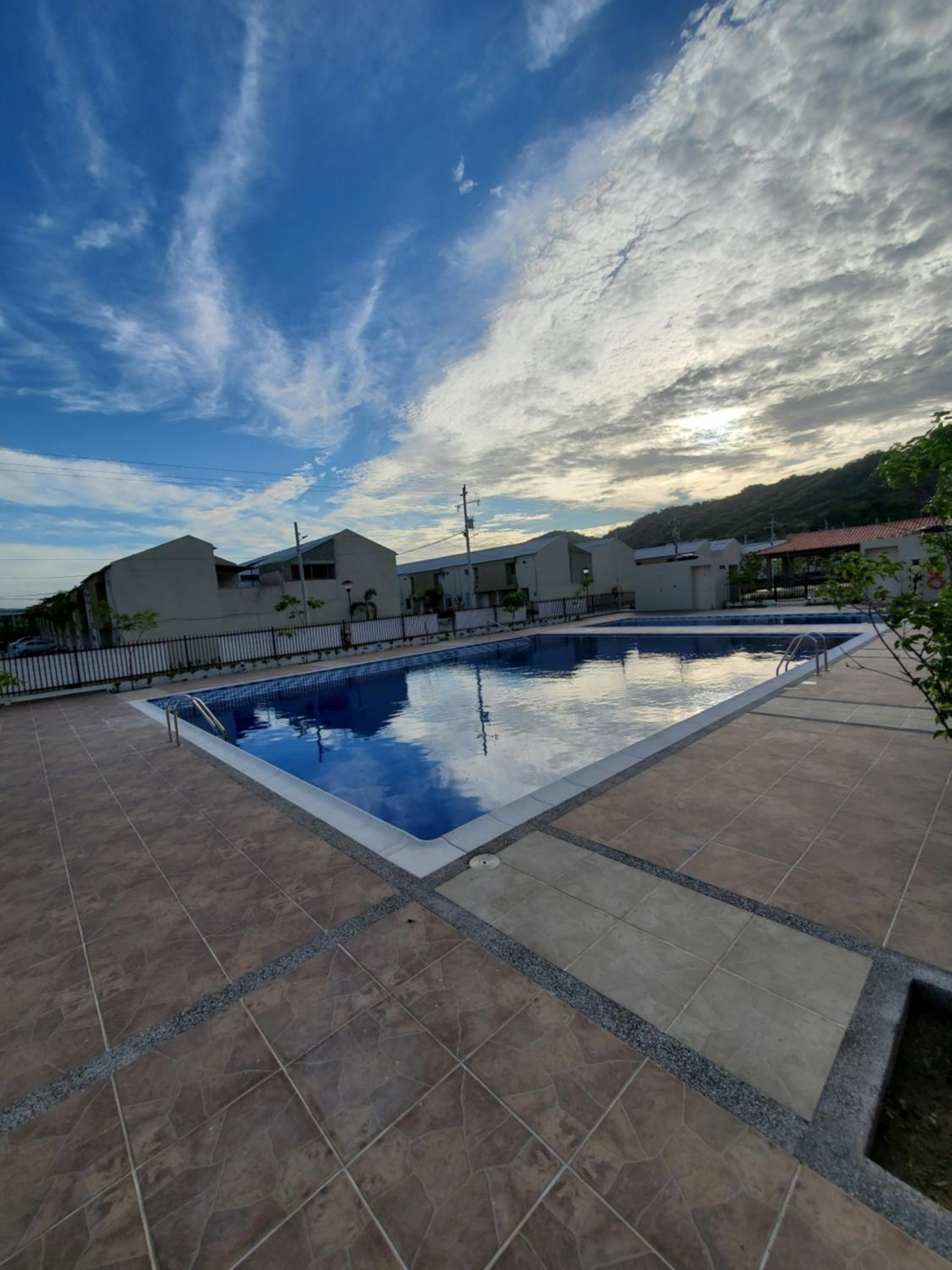 Hermosa casa en Santa Marta! (Conjunto Cerrado)
