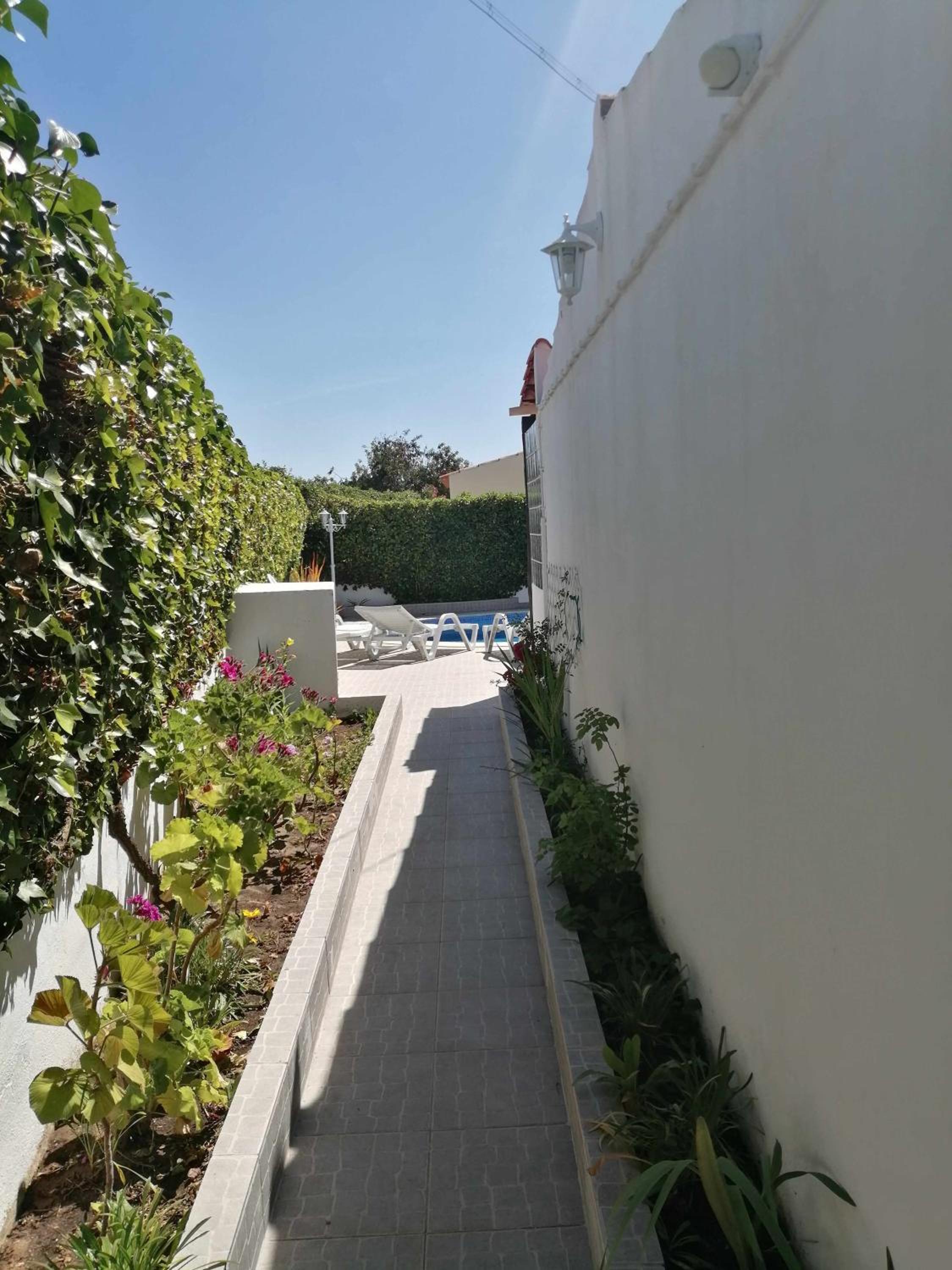 Oura Villa V5 view 3