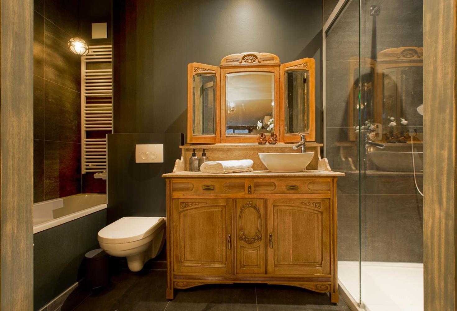 B&B Royal Swans - Adults-Only Boutique Stay in Bruges