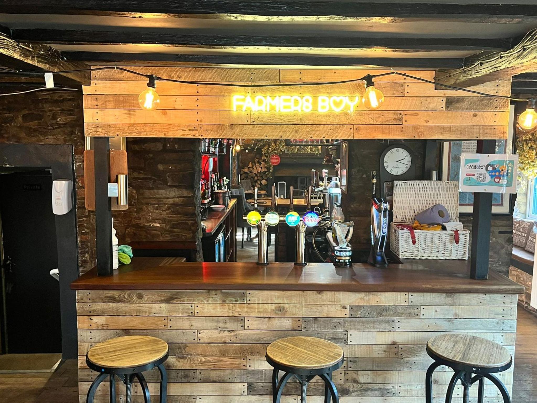 The Farmers Boy Inn Guest House