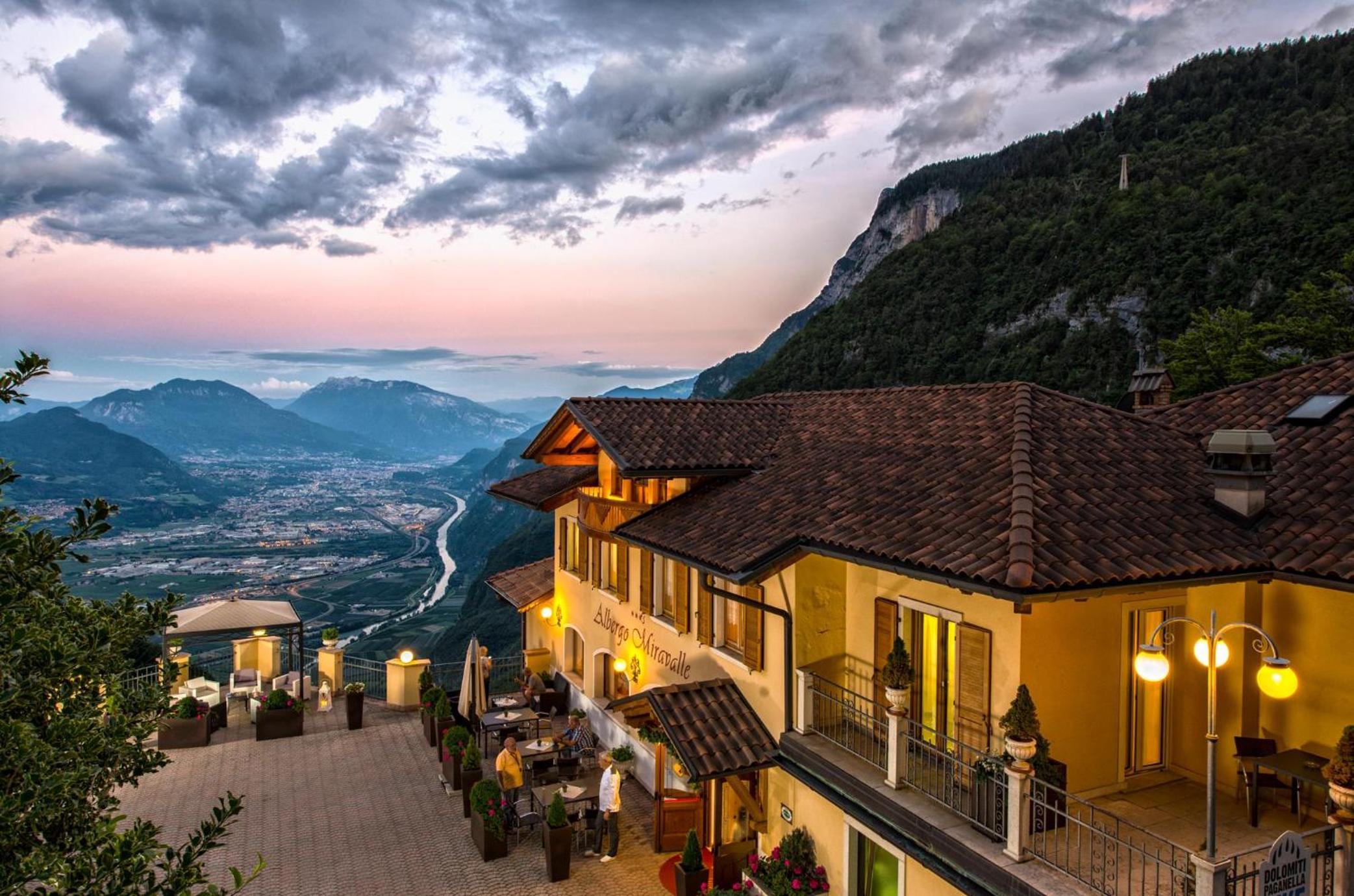 Hotel Albergo Miravalle Fai della Paganella - Image 1