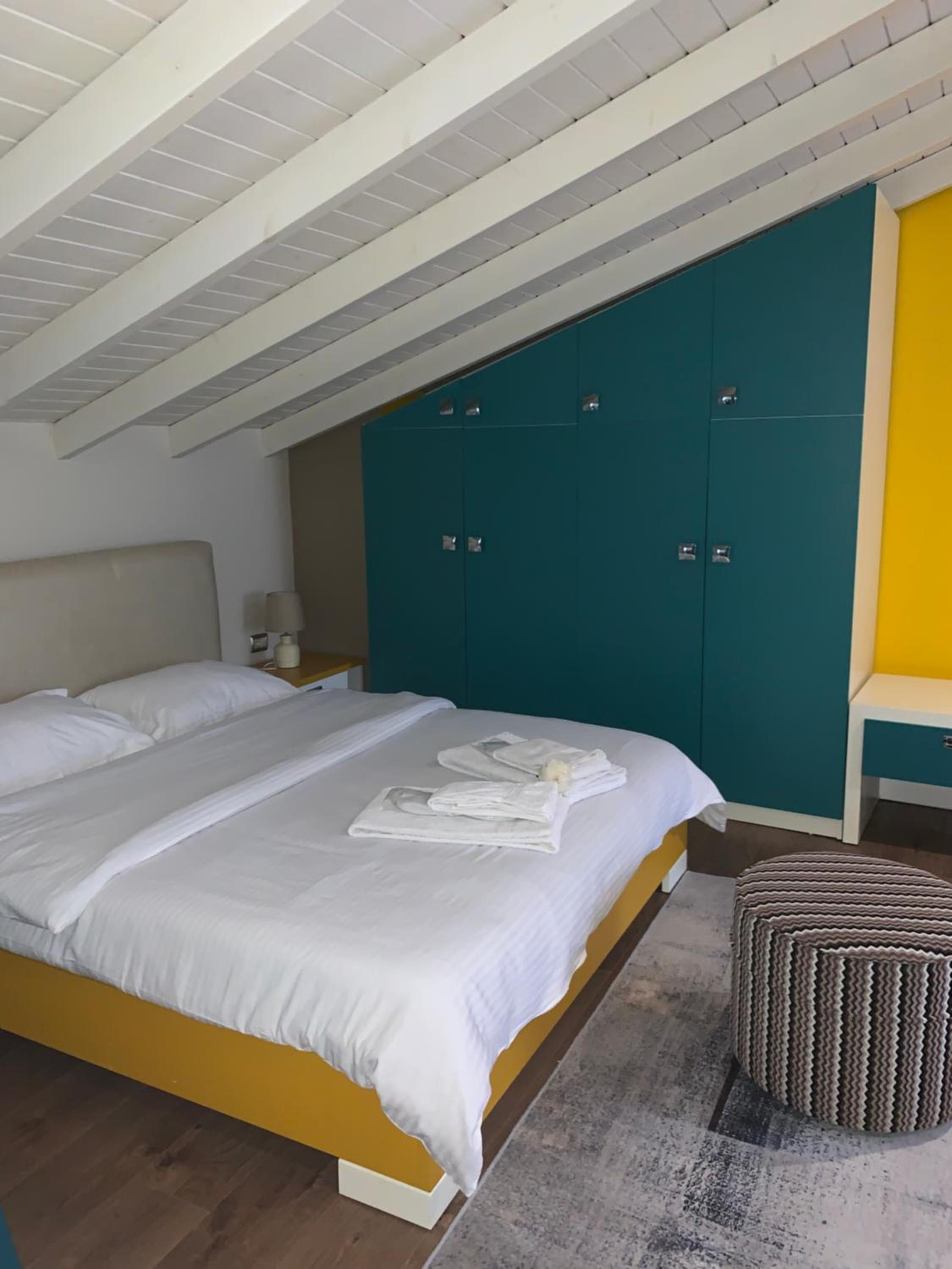 Guest House People
